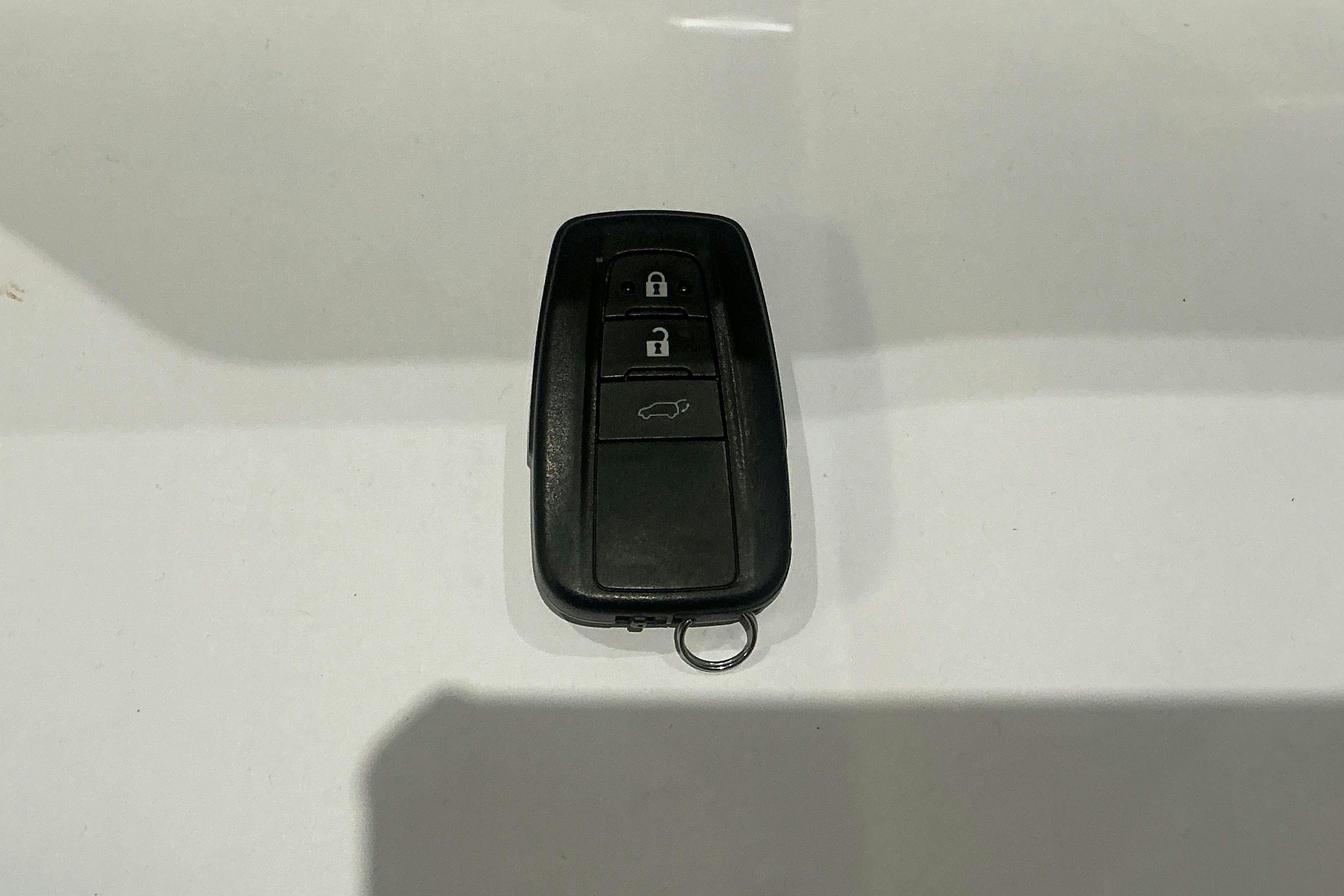 Esitlusfoto 14 aadressil 14: Toyota RAV4 2.5 HSD AWD (222hk) - 128 750 km - Automaatne - valge - 2020