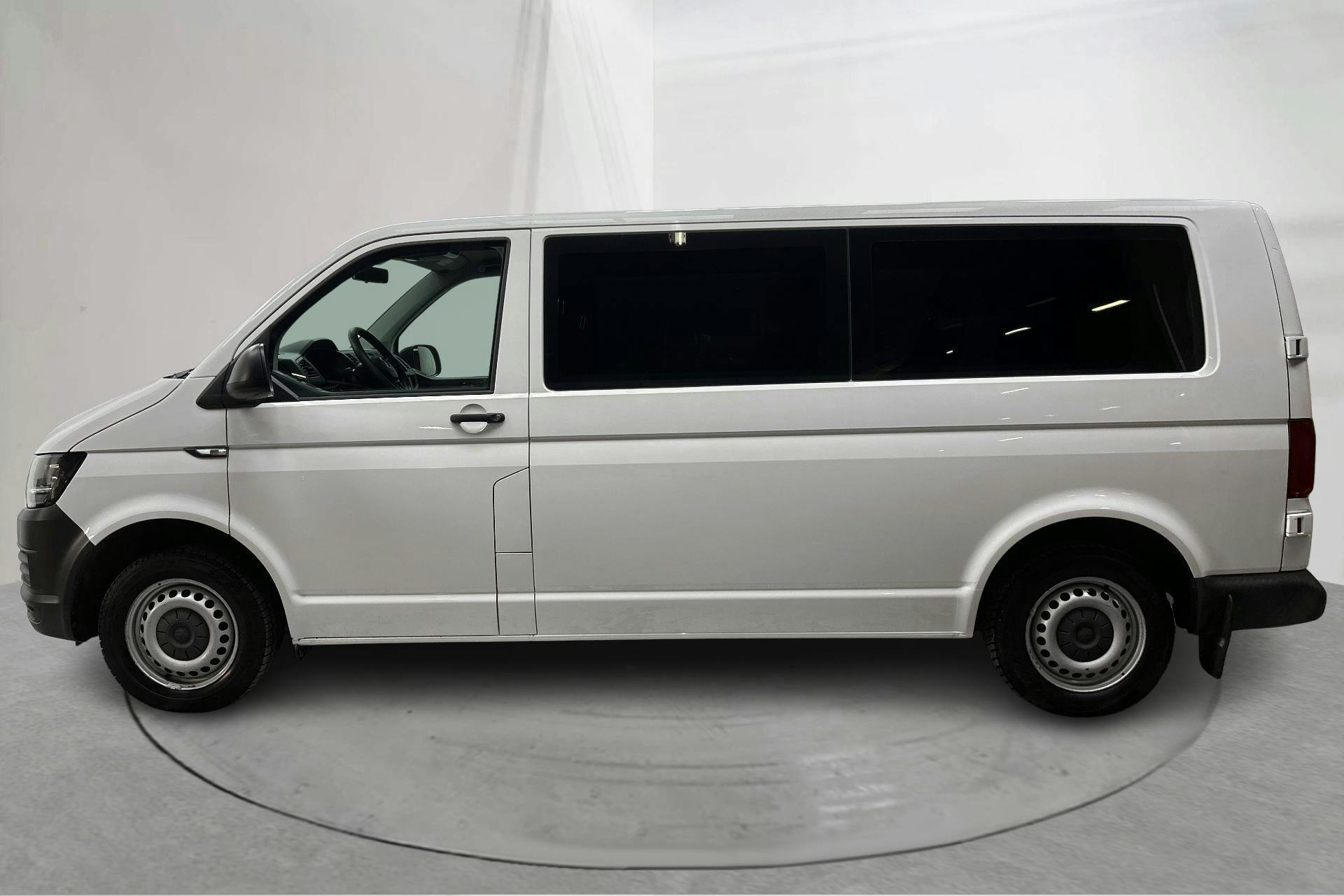 Presentationsfoto 2 av 12: VW Caravelle T6 2.0 TDI BMT (150hk) - 14 342 mil - Manuell - vit - 2017