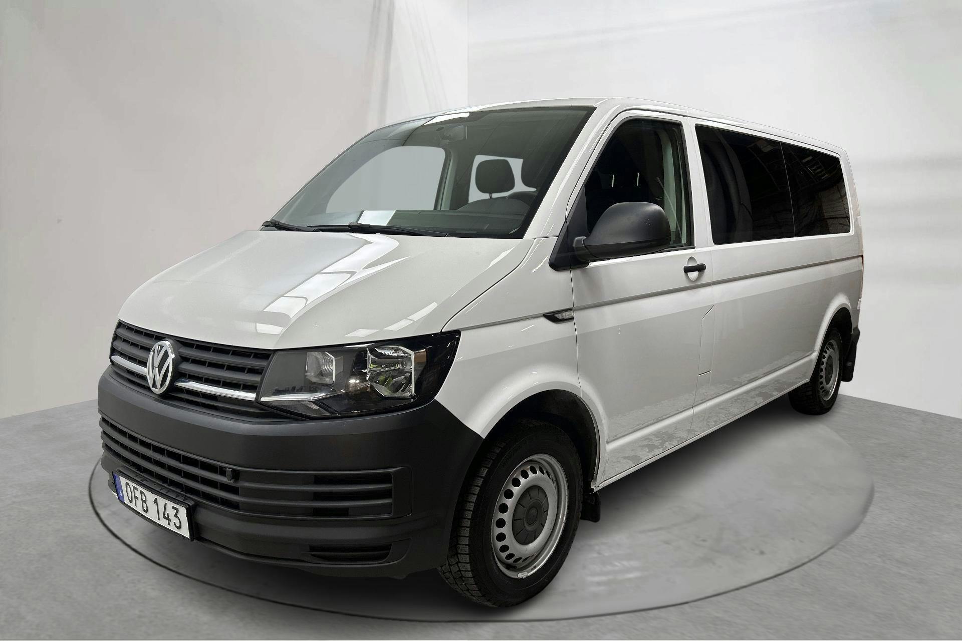 Presentationsfoto 1 av 12: VW Caravelle T6 2.0 TDI BMT (150hk) - 14 342 mil - Manuell - vit - 2017