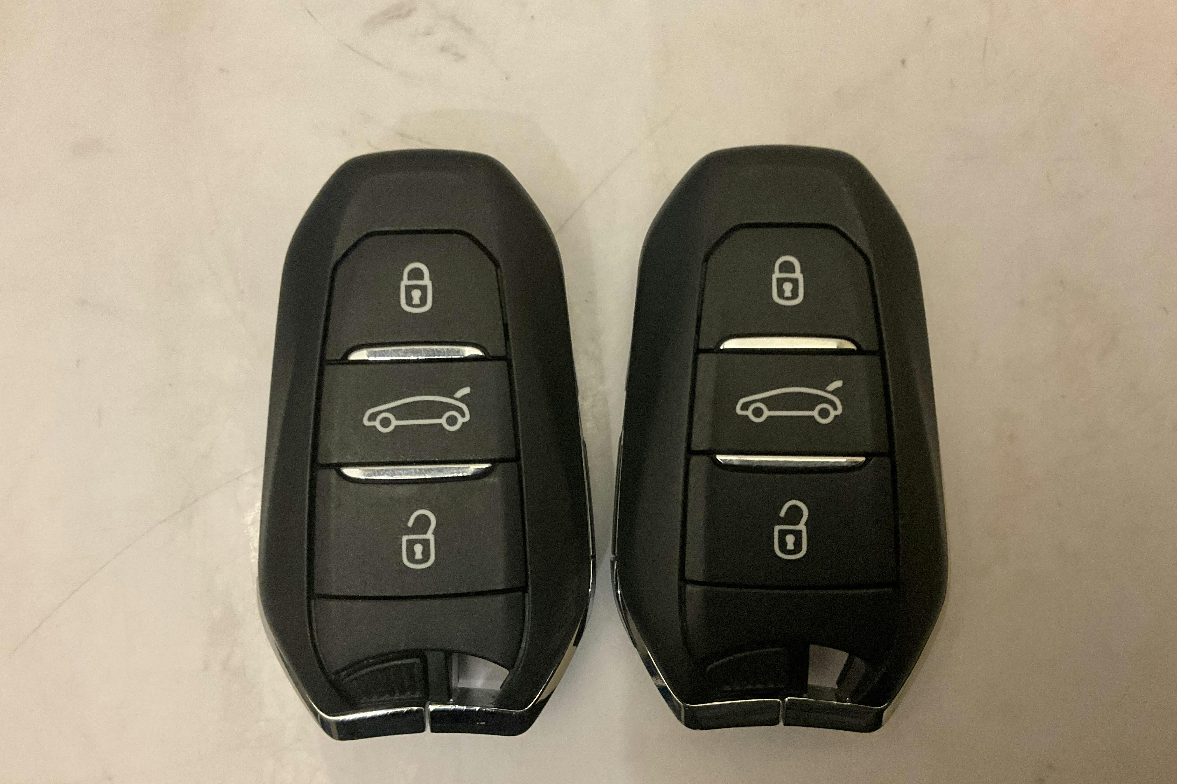 Presentation photo 15 of 15: Opel Corsa-e 50kWh 5dr (136hk) - 28 830 km - Automatic - black - 2022