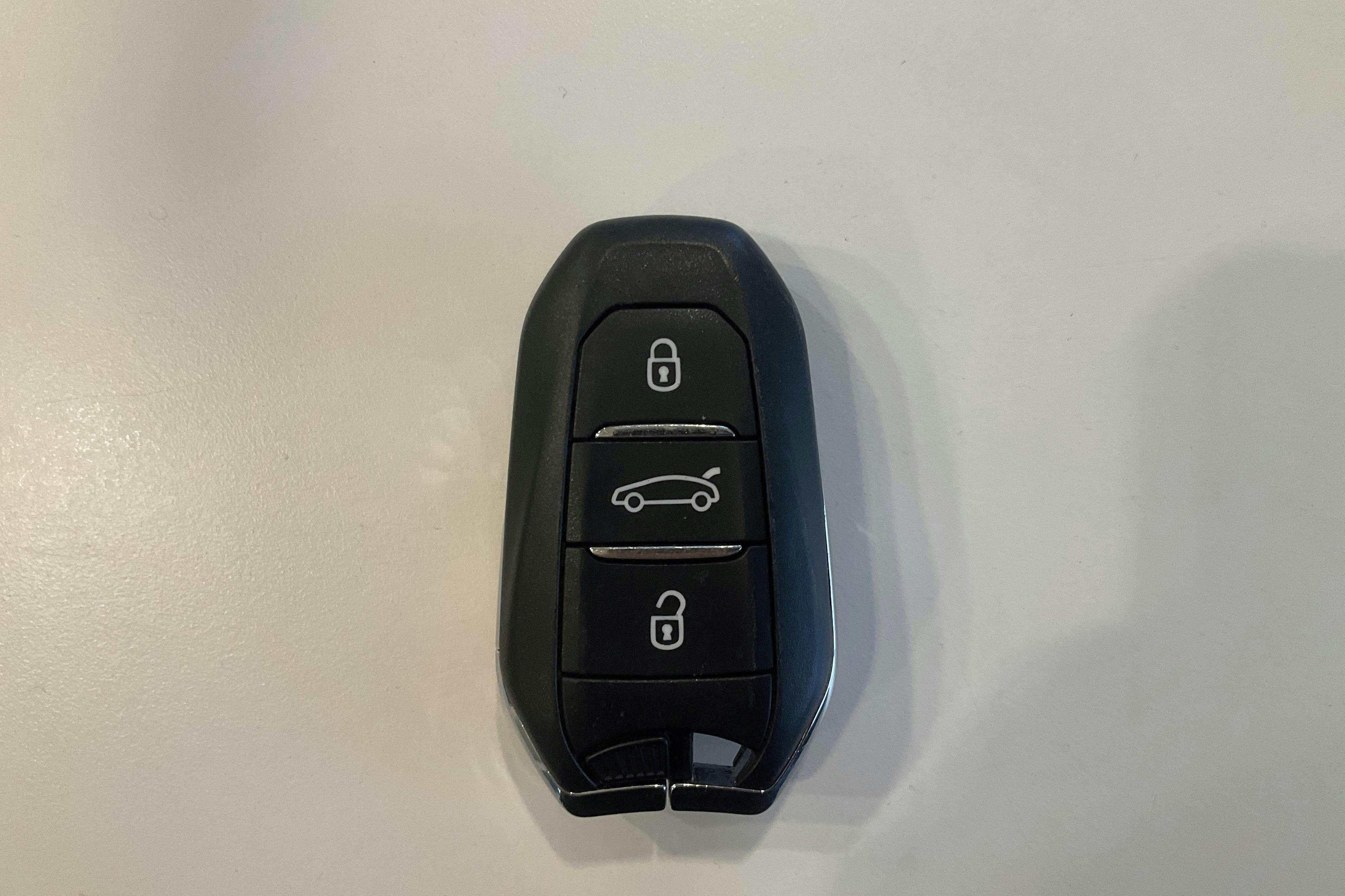 Presentationsfoto 12 av 12: Peugeot 308 SW PureTech (130hk) - 9 274 mil - Automat - vit - 2020