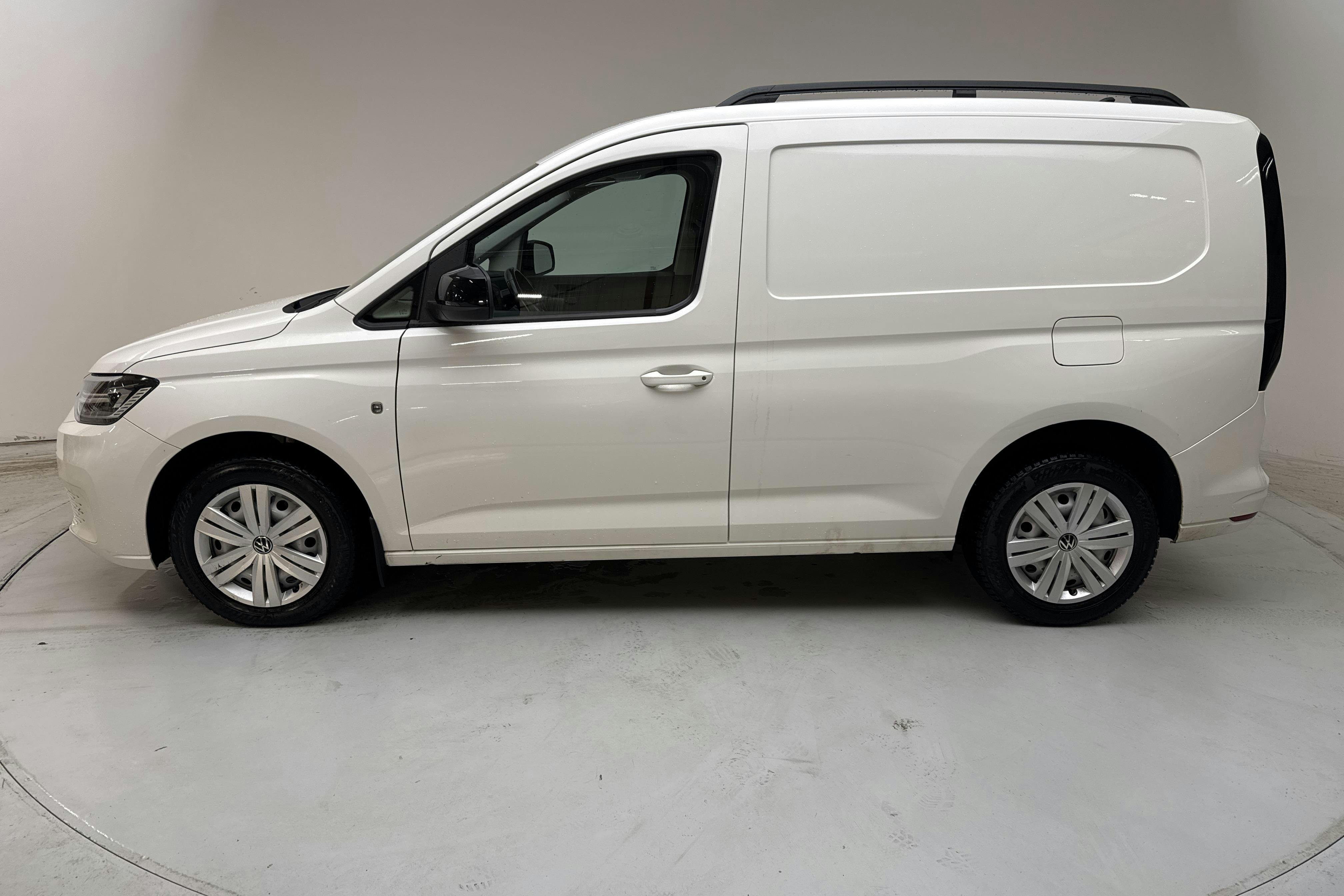 Presentation photo 2 of 13: VW Caddy Cargo 2.0 TDI Skåp (122hk) - 191 700 km - Automatic - white - 2023