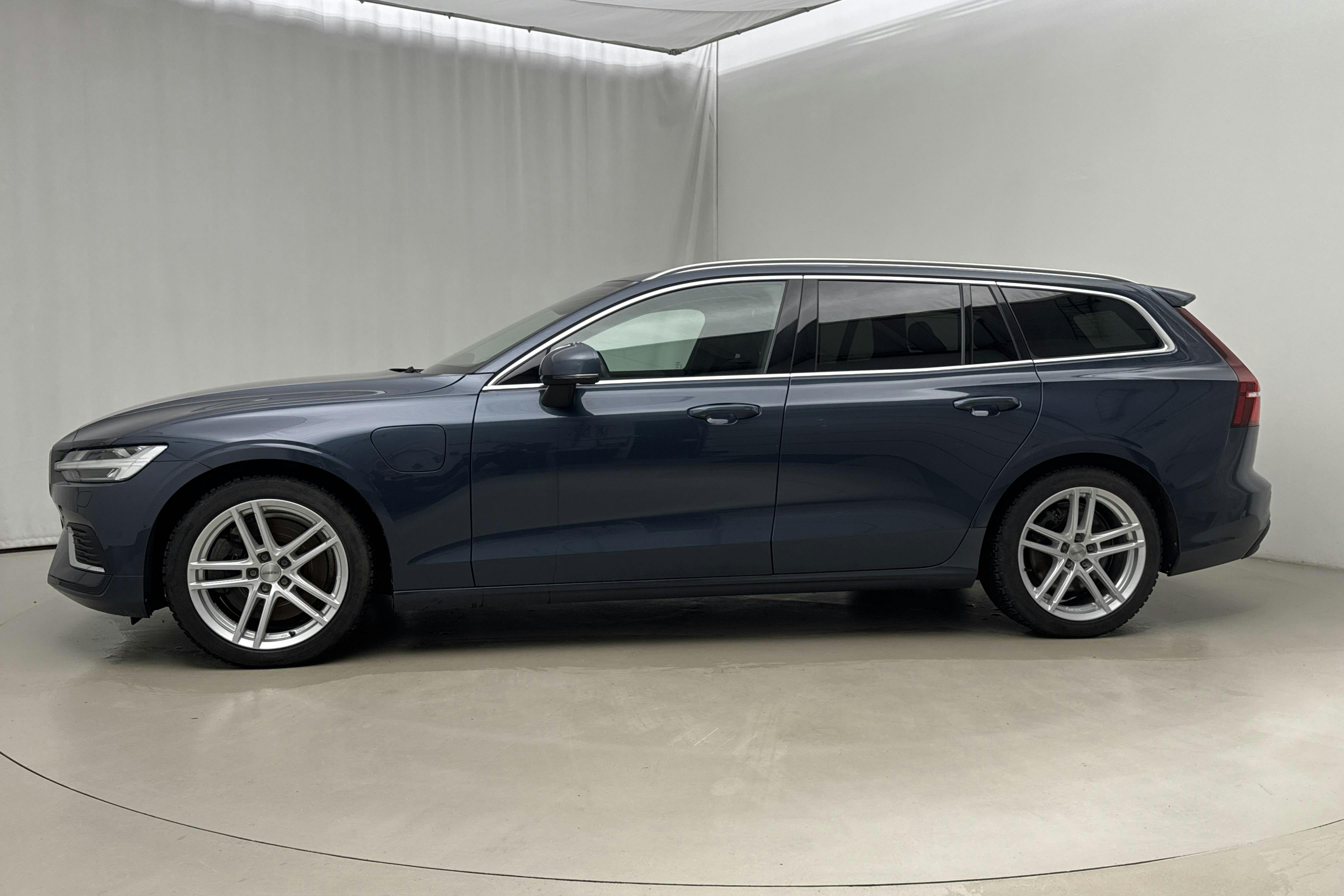 Presentation photo 2 of 22: Volvo V60 T6 AWD Recharge (350hk) - 86 010 km - Automatic - Dark Blue - 2023