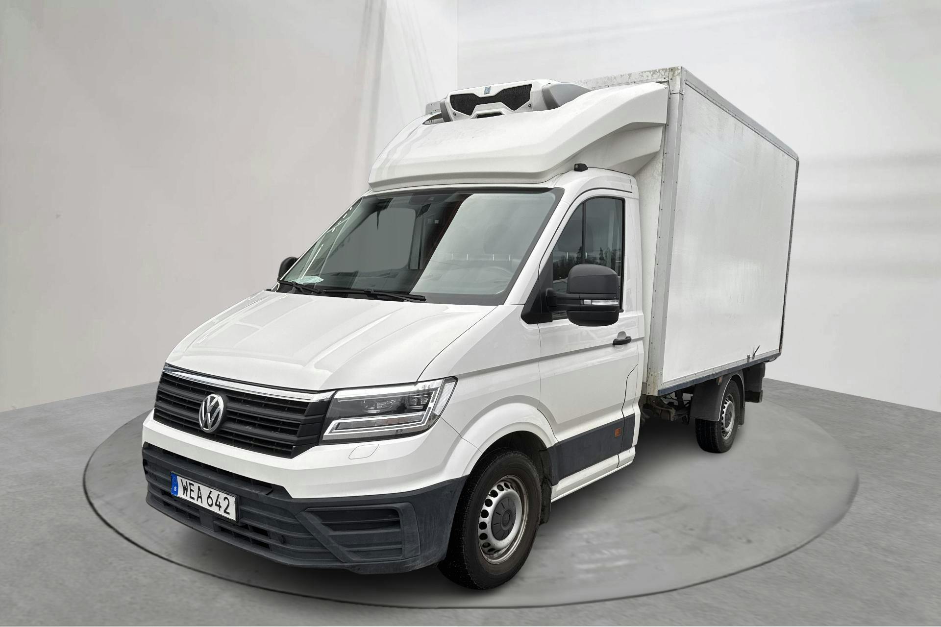Präsentationsfoto 1 von 19: VW Crafter 35 2.0 TDI Volymskåp (177hk) - 226 140 Kilometer - Verkaufsautomat - Weiß - 2018