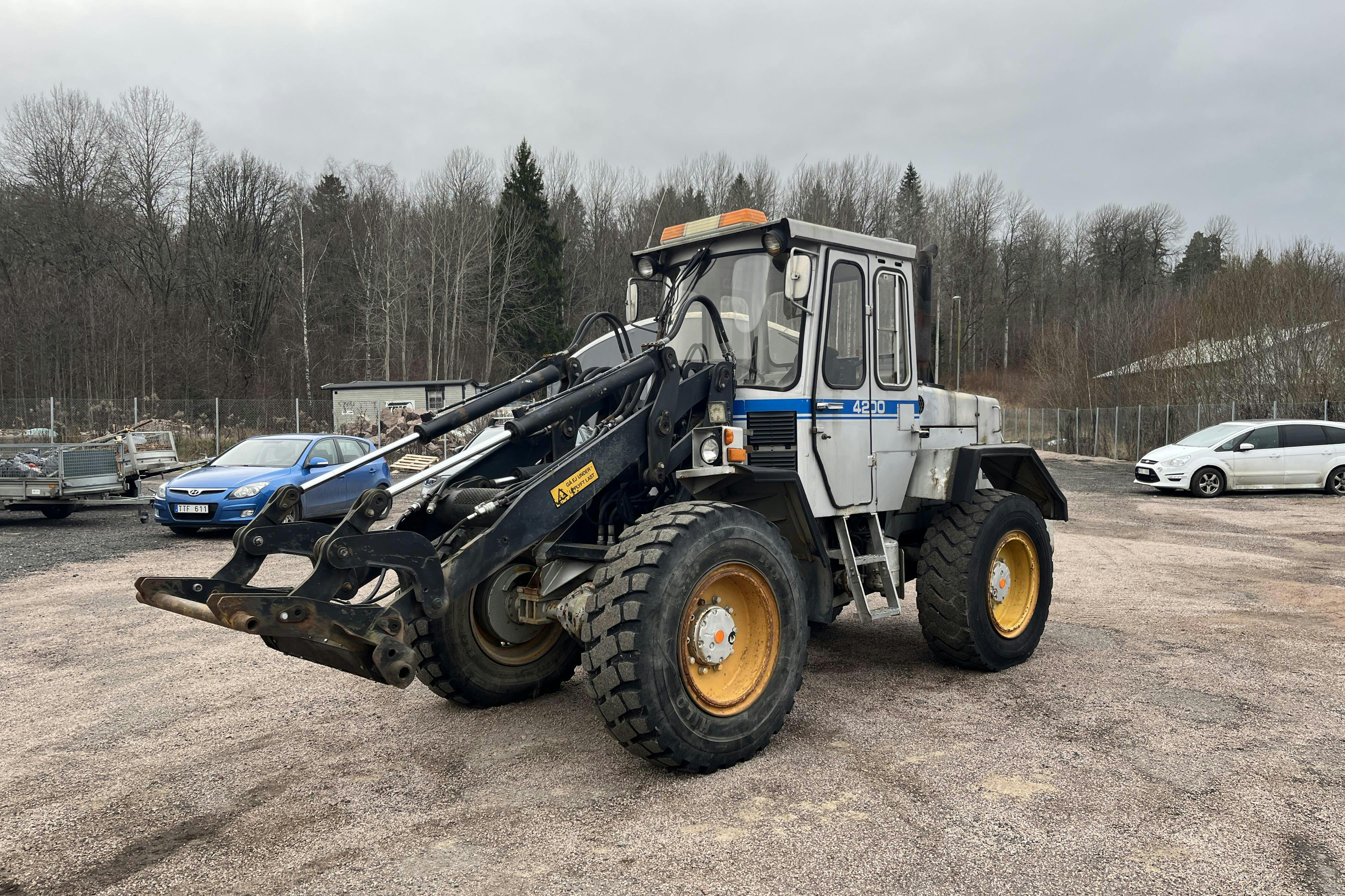 Presentation photo 1 of 81: Volvo BM 4200 - 140 920 km