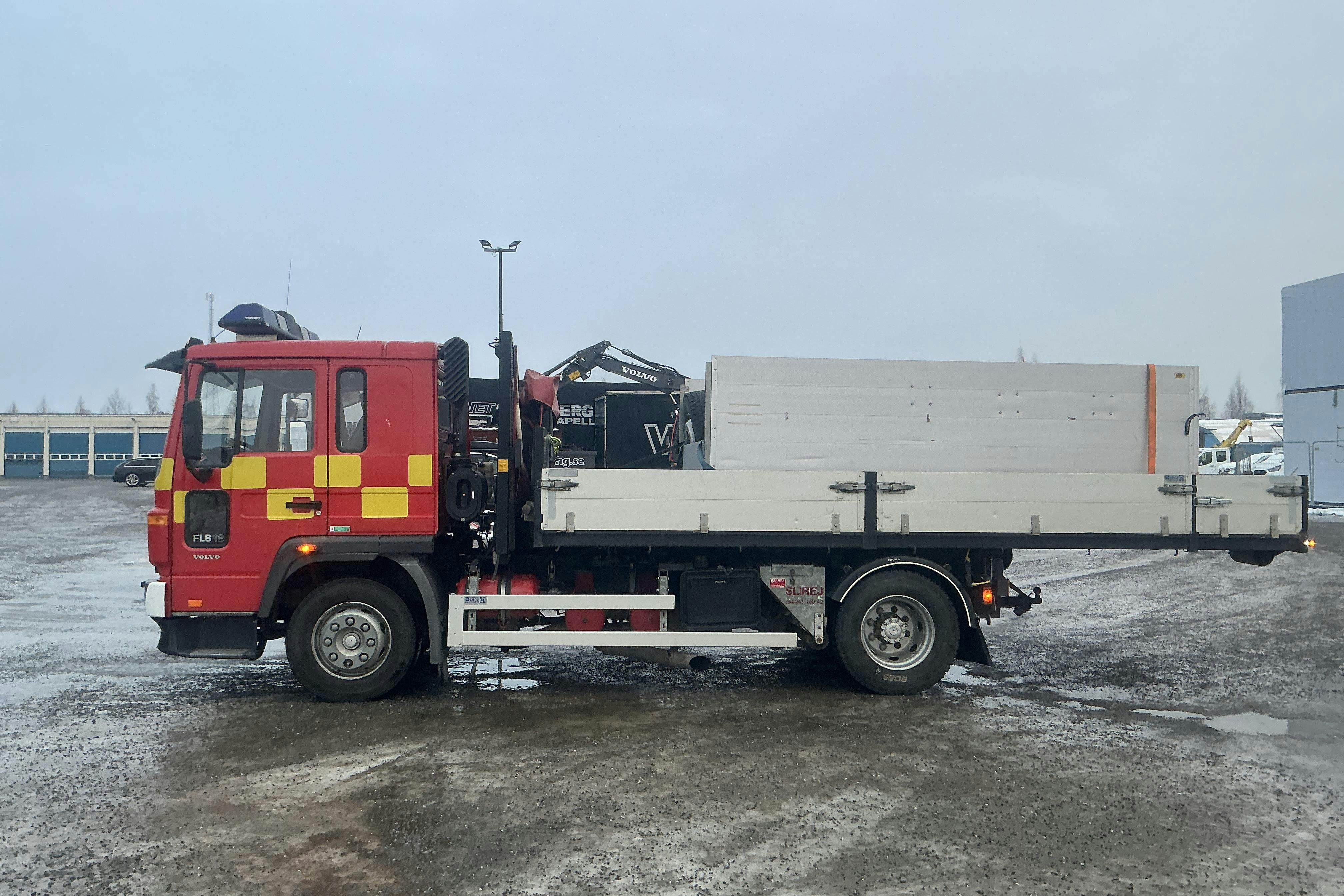 Presentationsfoto 2 av 43: VOLVO FL612 - 61 349 km - Automat - röd - 2000