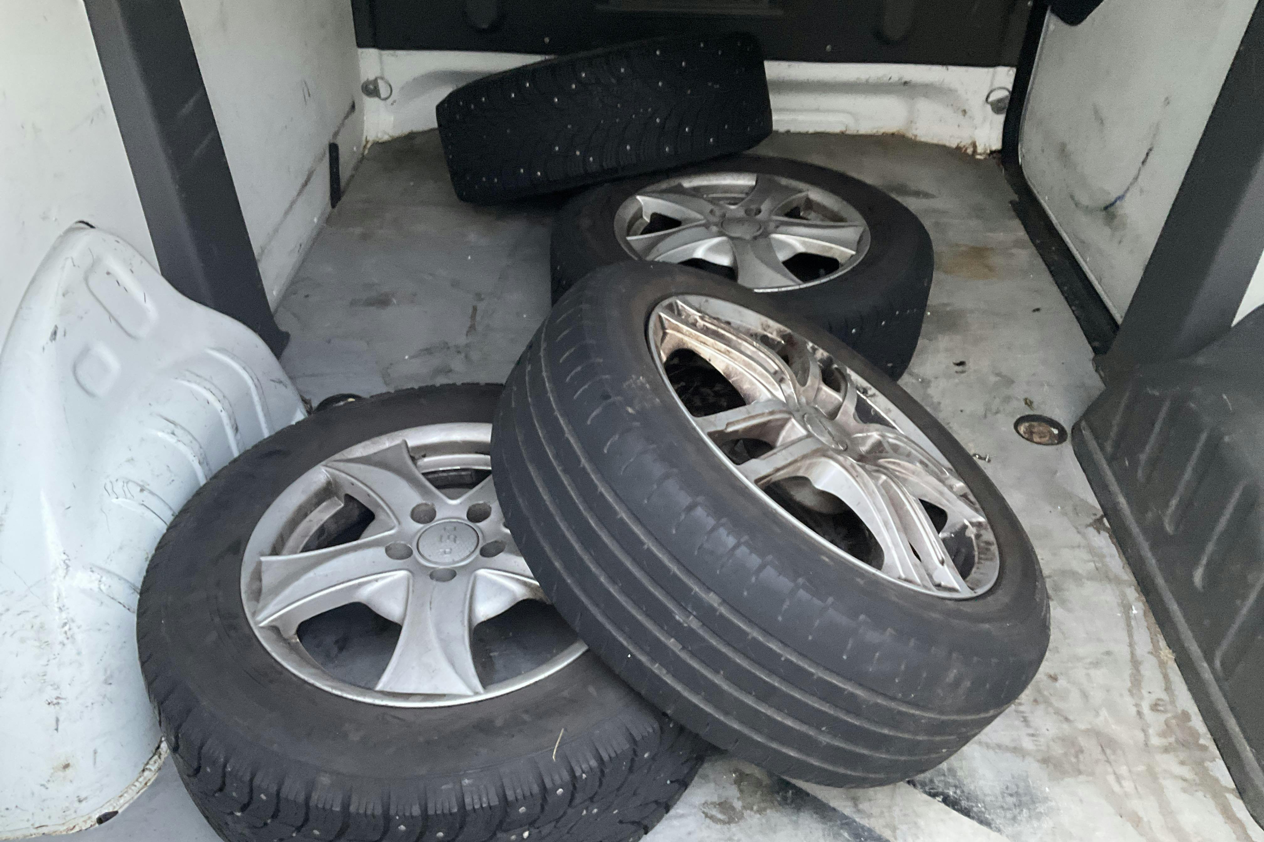 Presentationsfoto 8 av 8: Peugeot Expert 1.6 HDI Skåp (90hk) - 10 mil - Manuell - vit - 2016