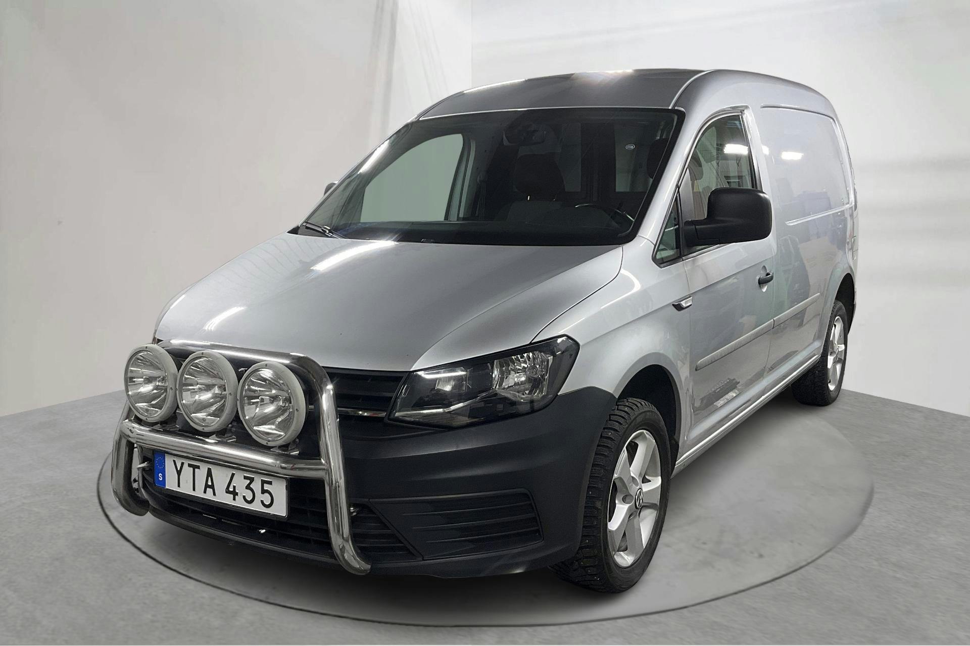 Presentationsfoto 1 av 14: VW Caddy 2.0 TDI Maxi Skåp 4MOTION (122hk) - 7 984 mil - Manuell - silver - 2018