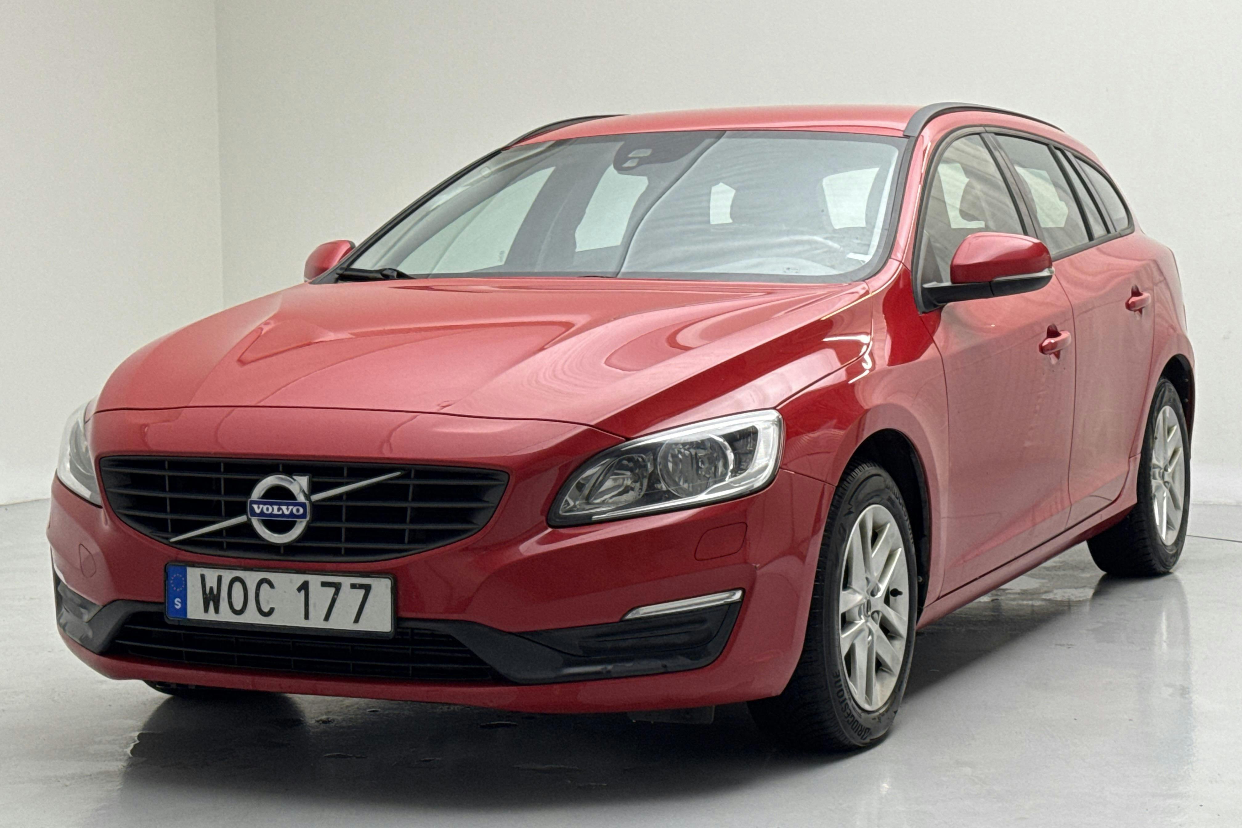 Esitlusfoto 1 aadressil 13: Volvo V60 D4 (190hk) - 145 850 km - Automaatne - punane - 2017