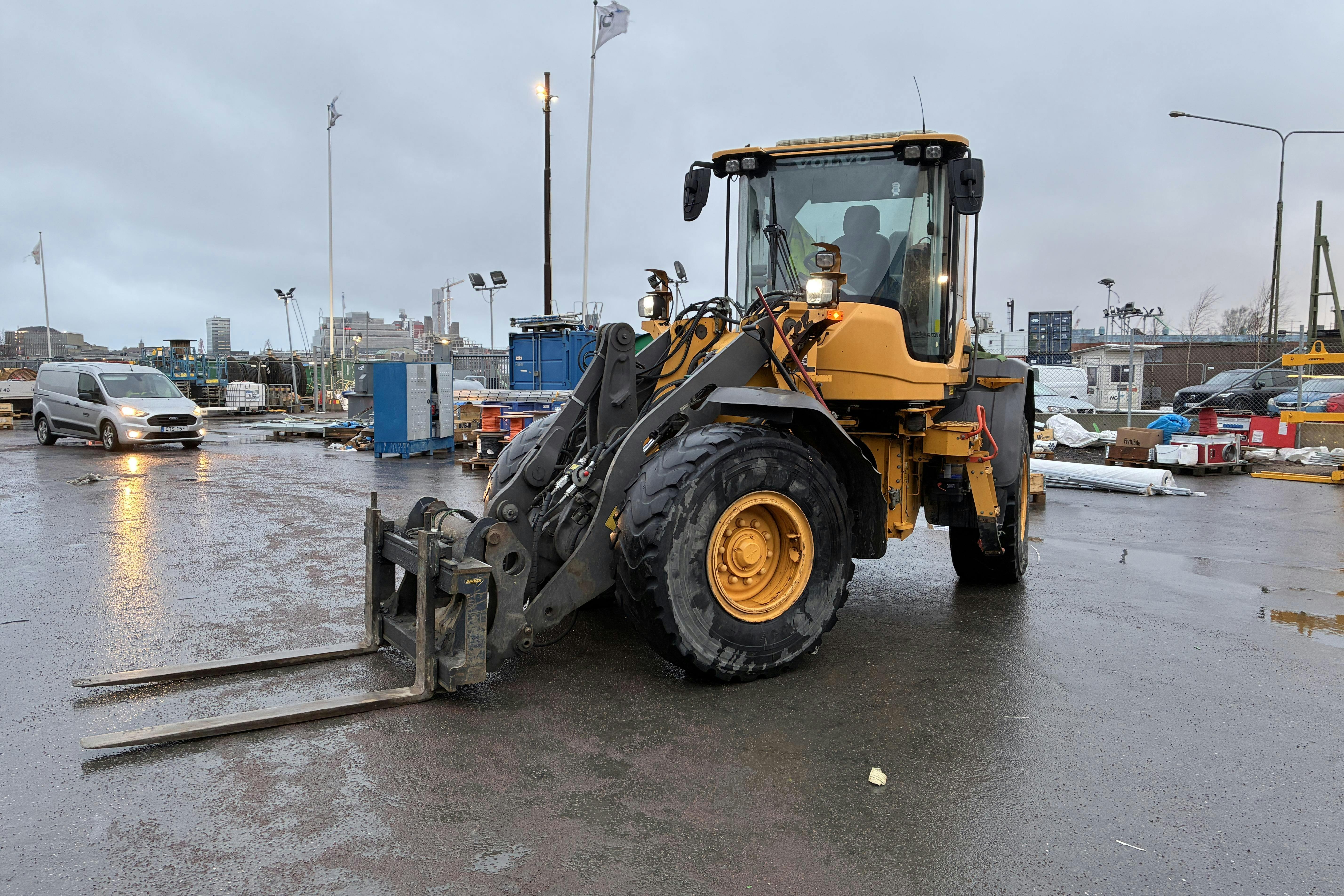 Presentationsfoto 1 av 63: VOLVO L60H Hjullastare - 0 km - Automat - gul - 2019