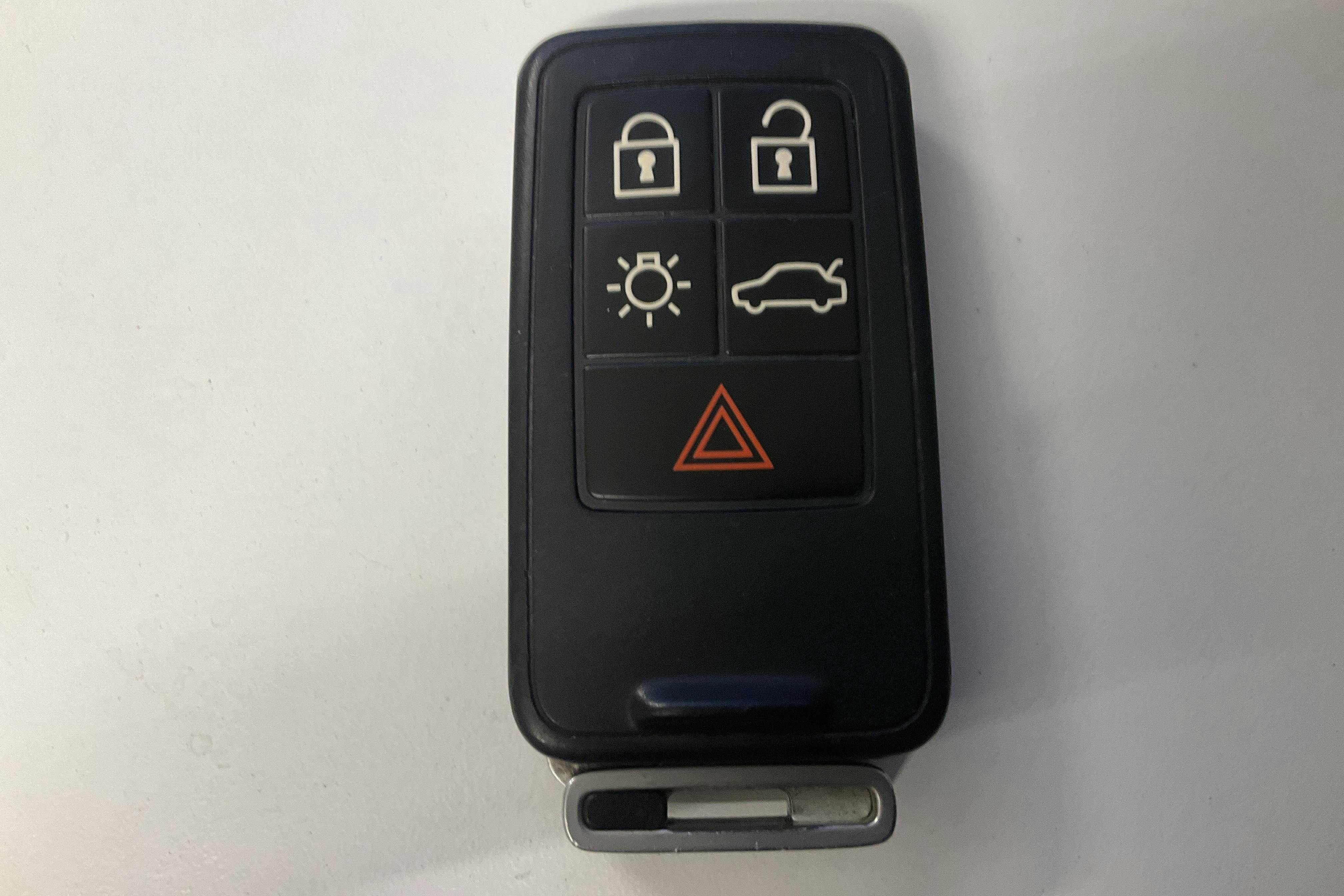 Presentationsfoto 17 av 17: Volvo V70 II 2.0F (145hk) - 19 658 mil - Manuell - grå - 2009