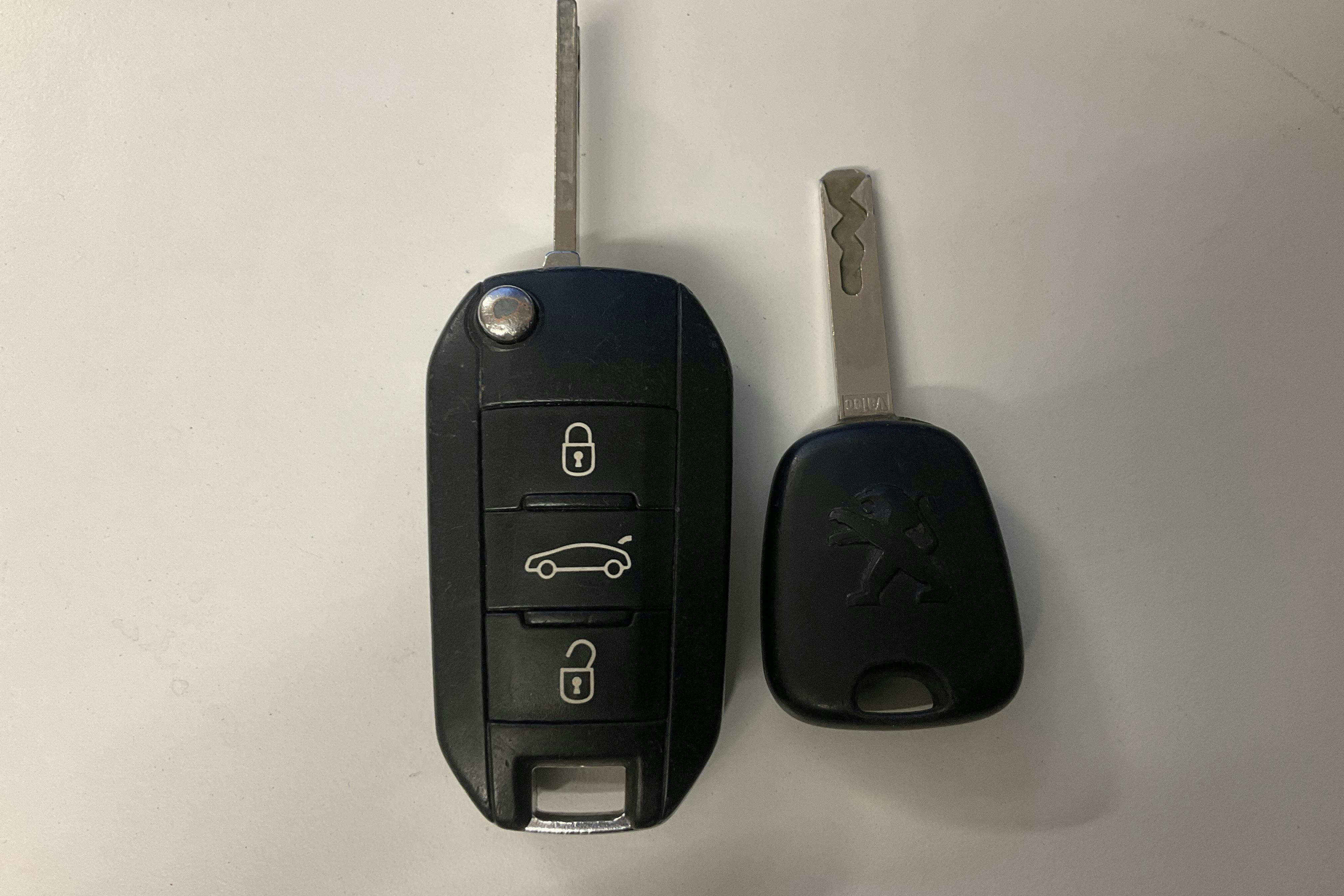 Presentationsfoto 15 av 15: Peugeot 508 SW e-1.6 HDi (112hk) - 13 542 mil - Automat - vit - 2011