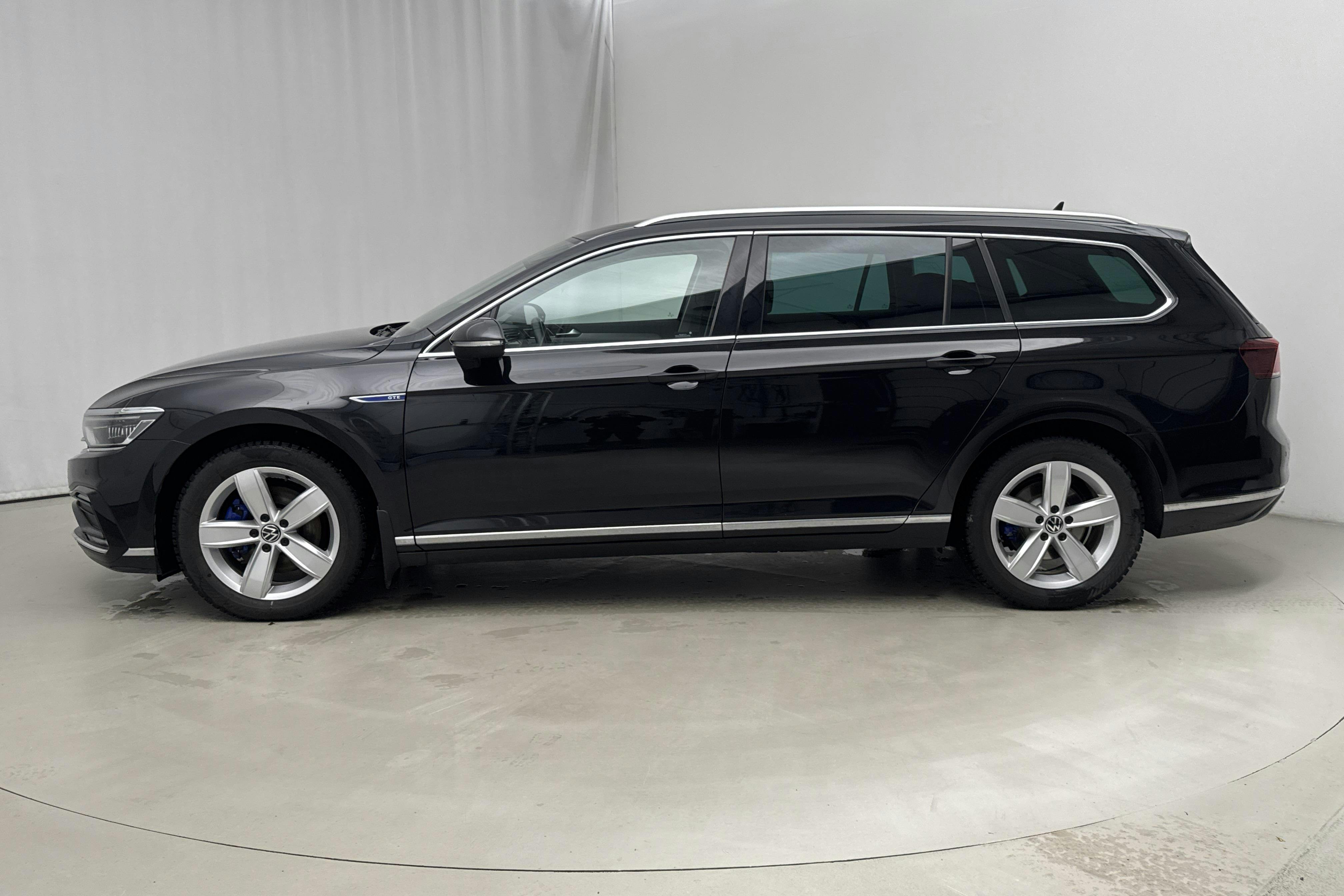Presentation photo 2 of 18: VW Passat 1.4 GTE Sportscombi (218hk) - 115 780 km - Automatic - black - 2022