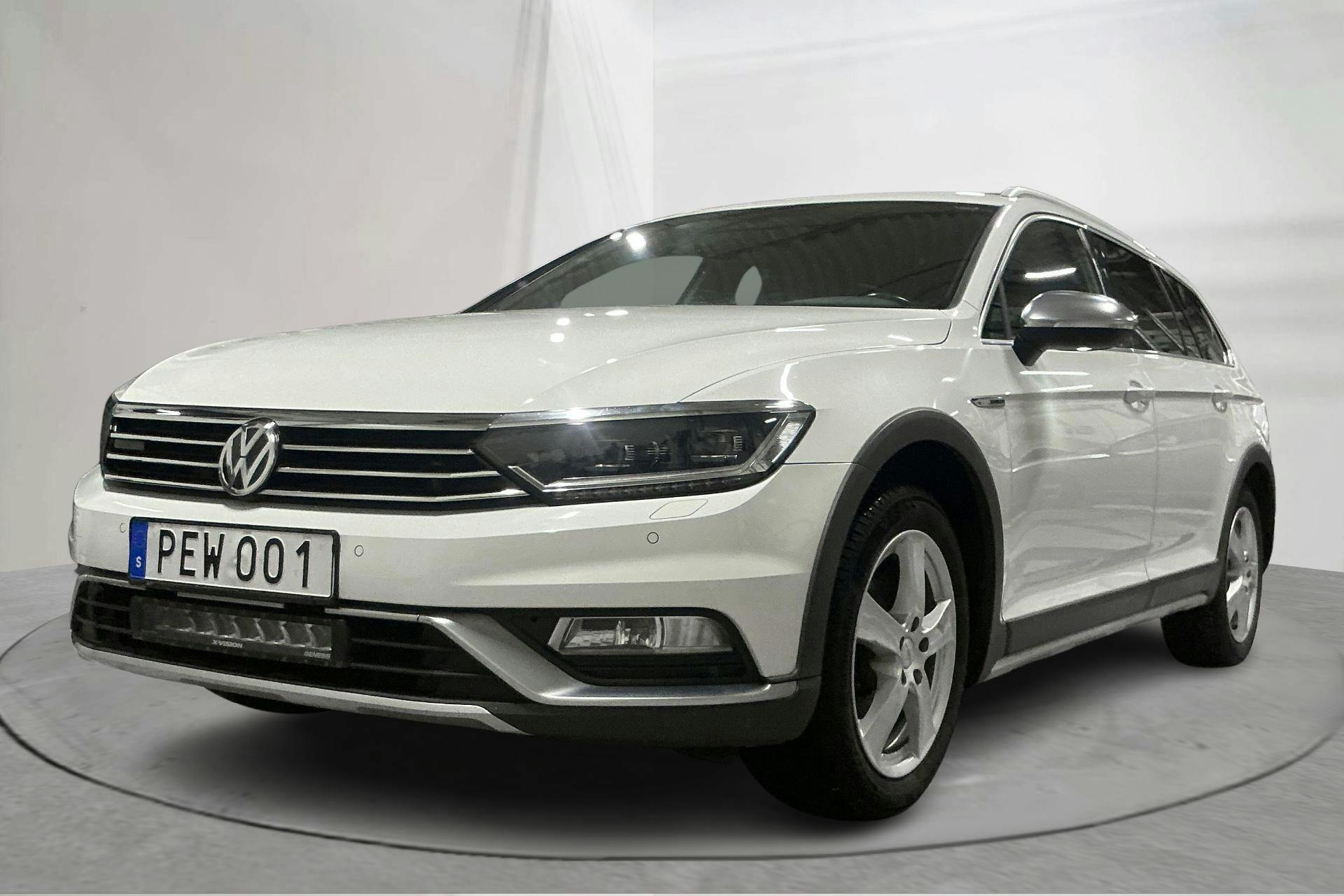 Presentationsfoto 1 av 16: VW Passat Alltrack 2.0 TDI 4MOTION (190hk) - 19 172 mil - Automat - vit - 2017