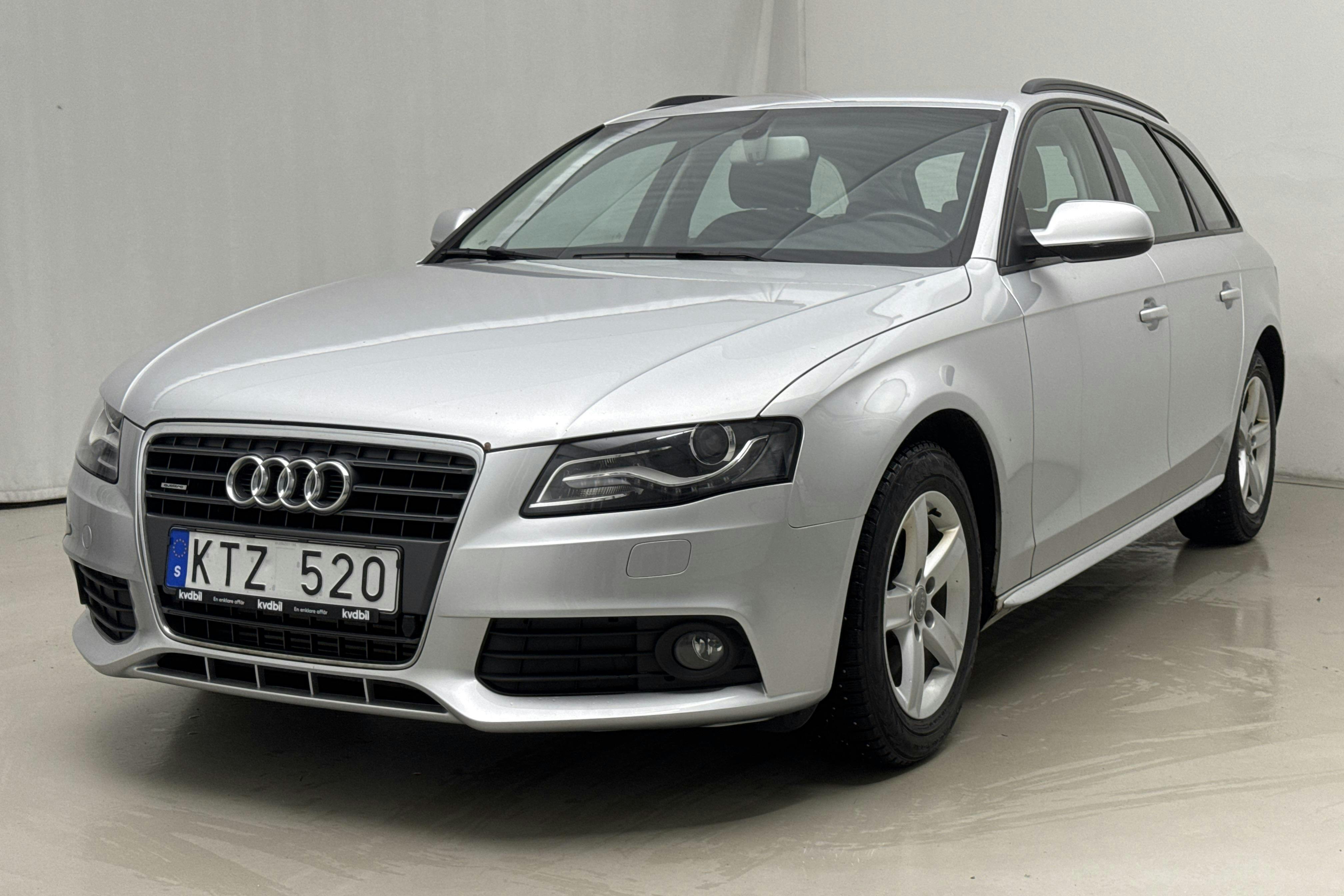 Presentationsfoto 1 av 17: Audi A4 2.0 TFSI E85 Avant quattro (180hk) - 11 186 mil - Manuell - silver - 2011