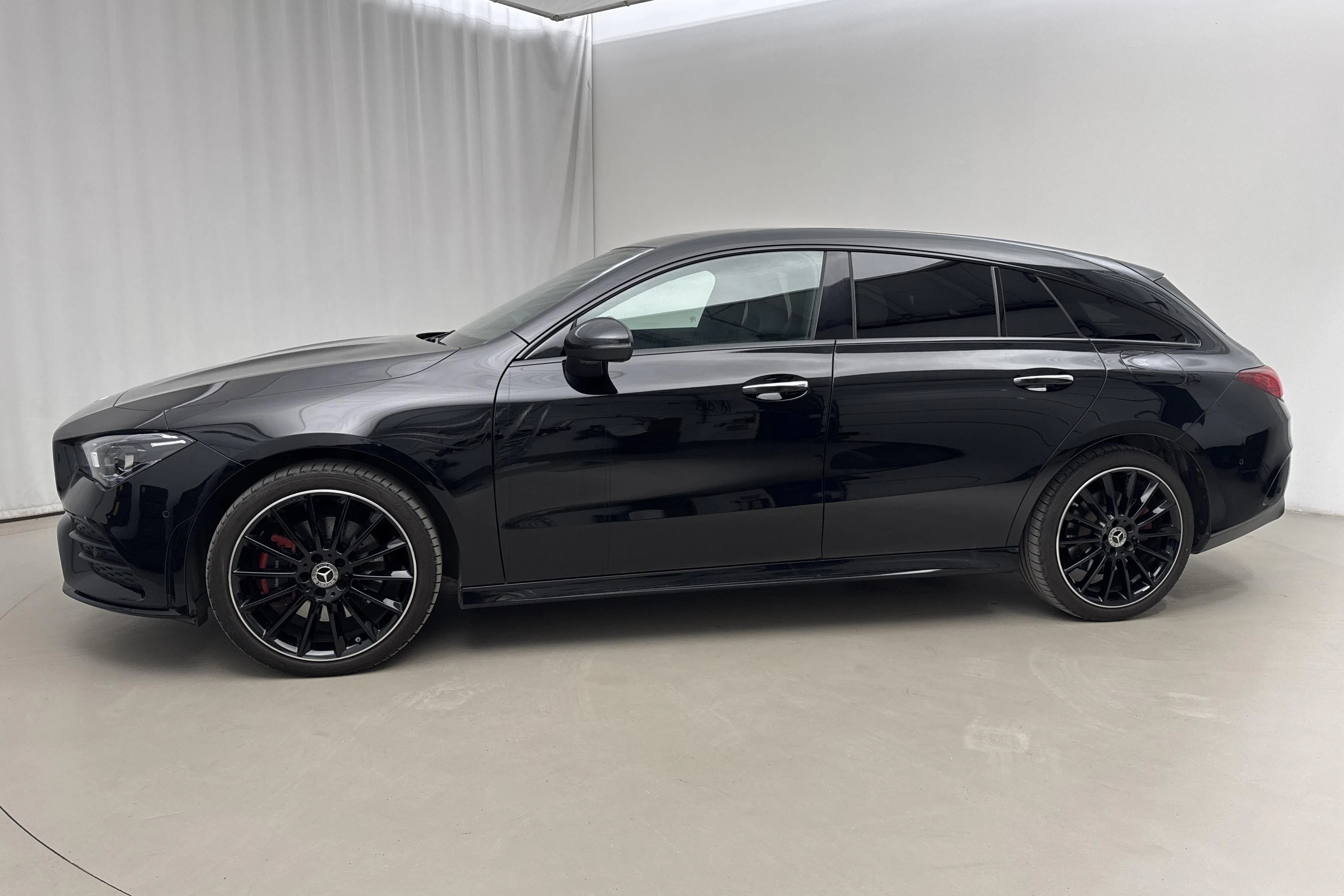 Presentationsfoto 2 av 25: Mercedes CLA 250 e Shooting Brake X118 (218hk) - 4 170 mil - Automat - svart - 2023