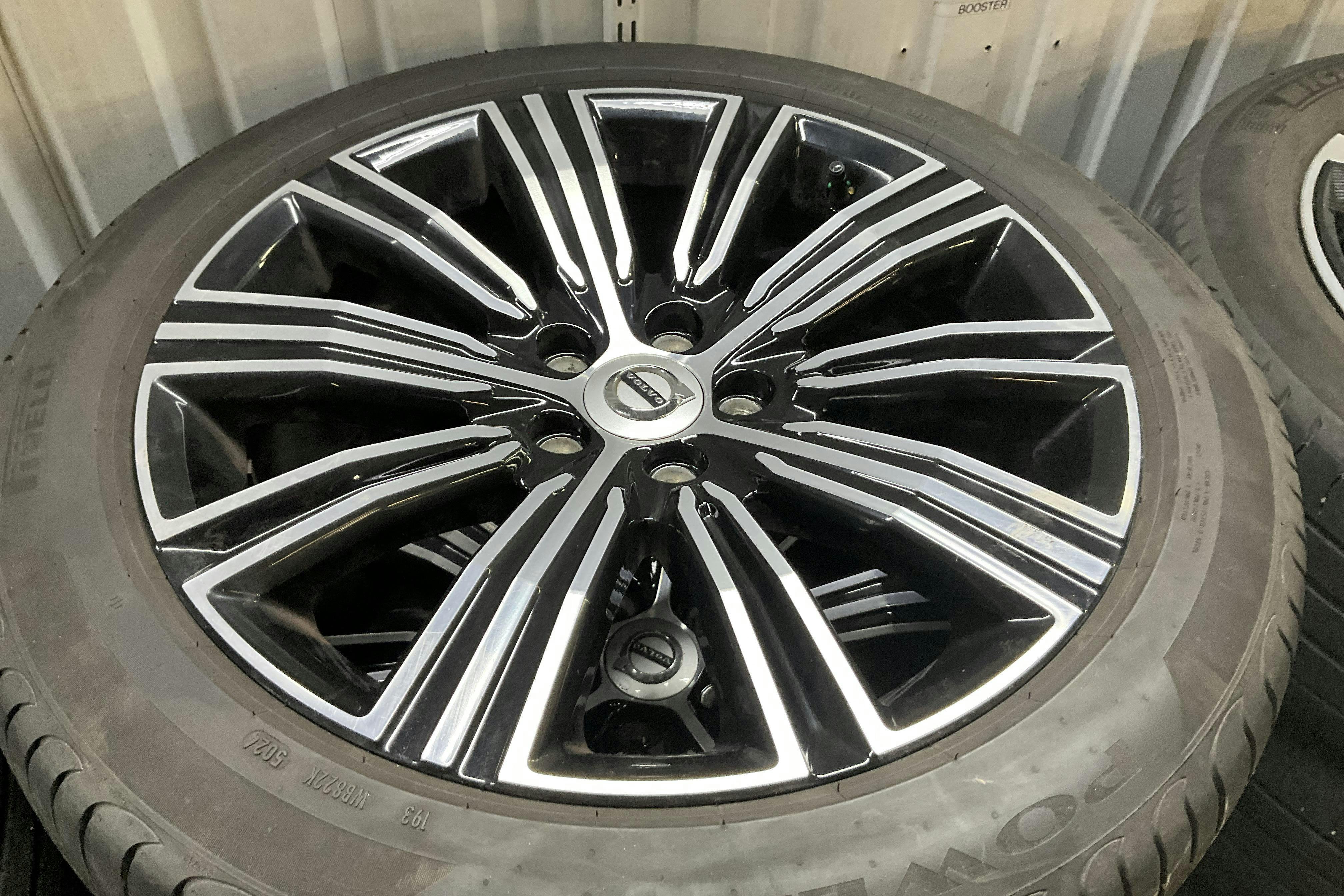 Presentationsfoto 15 av 15: Volvo V60 T6 AWD Twin Engine (340hk) - 11 925 mil - Automat - svart - 2021