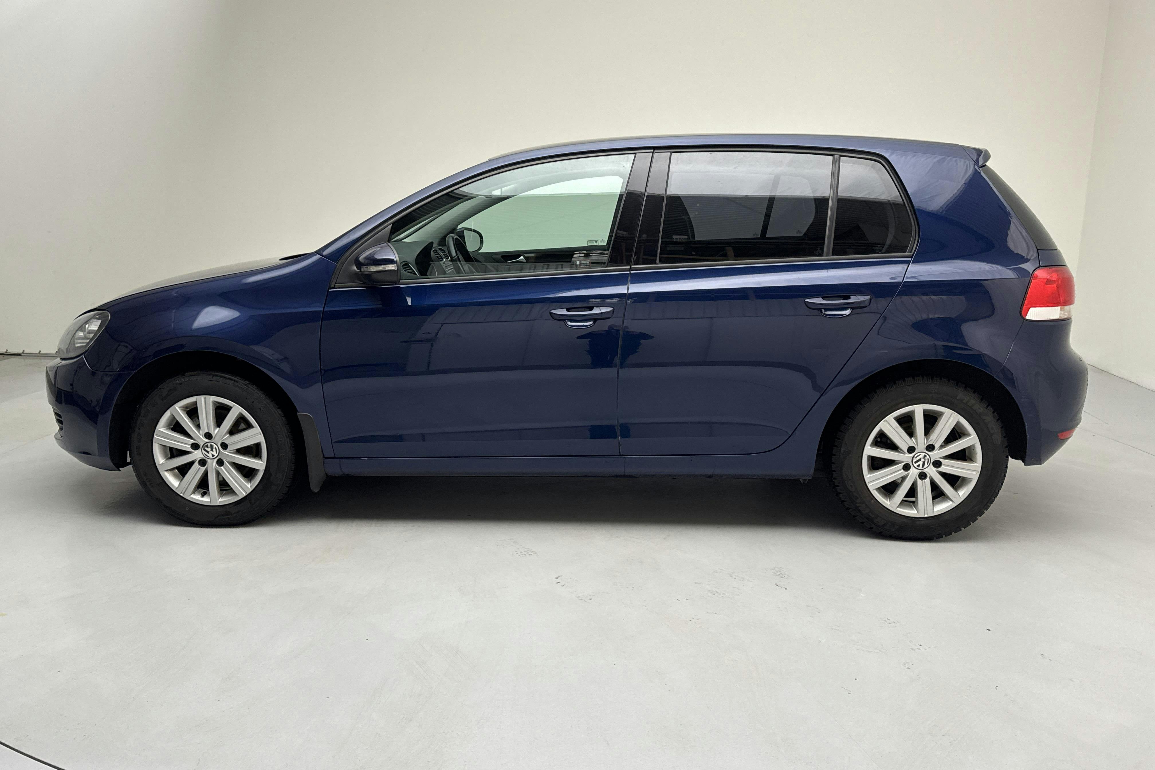 Presentationsfoto 2 av 11: VW Golf VI 1.4 TSI 5dr (122hk) - 20 203 mil - Manuell - Dark Blue - 2010