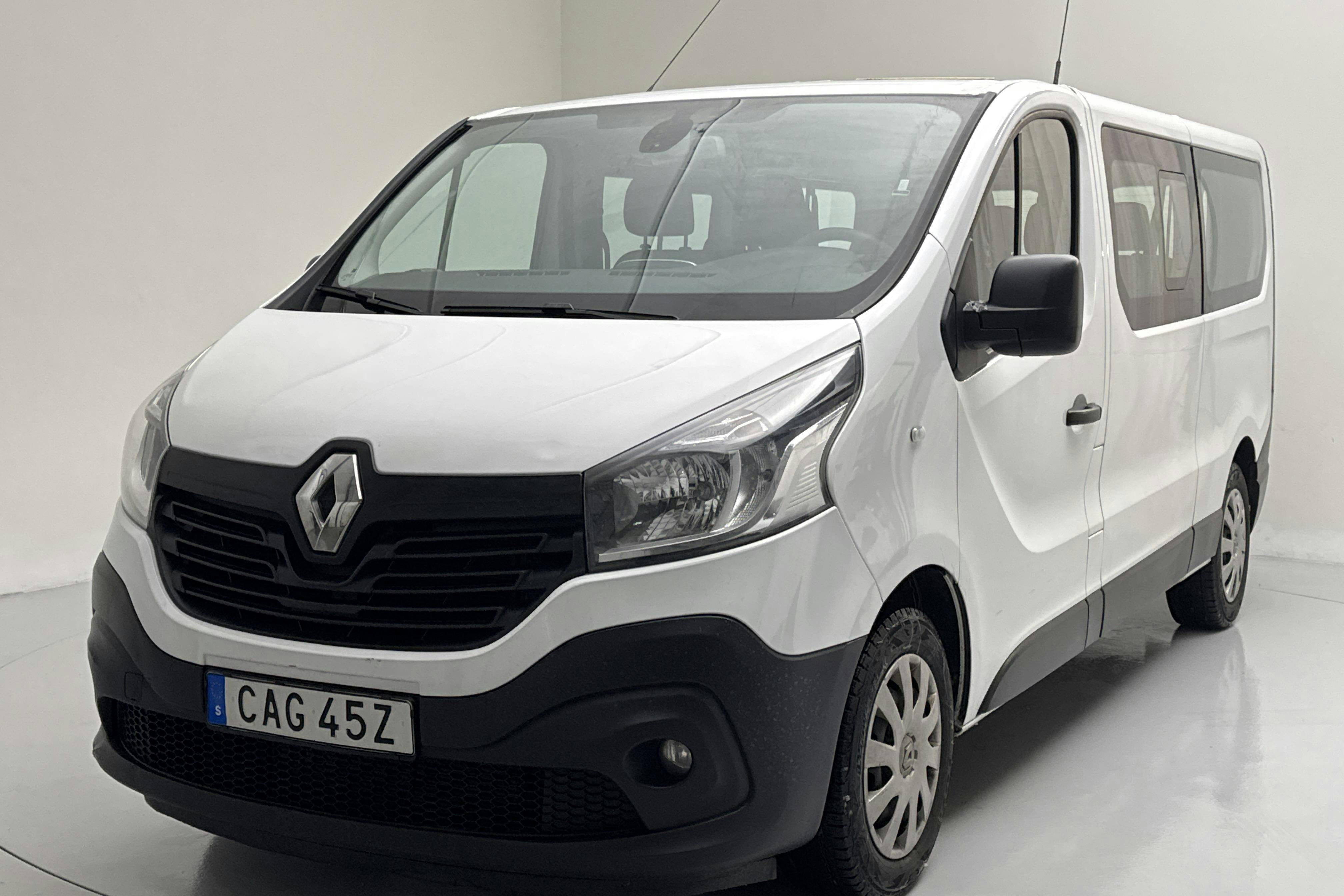 Präsentationsfoto 1 von 13: Renault Trafic 1.6 dCi Buss (120hk) - 276 840 Kilometer - Handbuch - Weiß - 2019