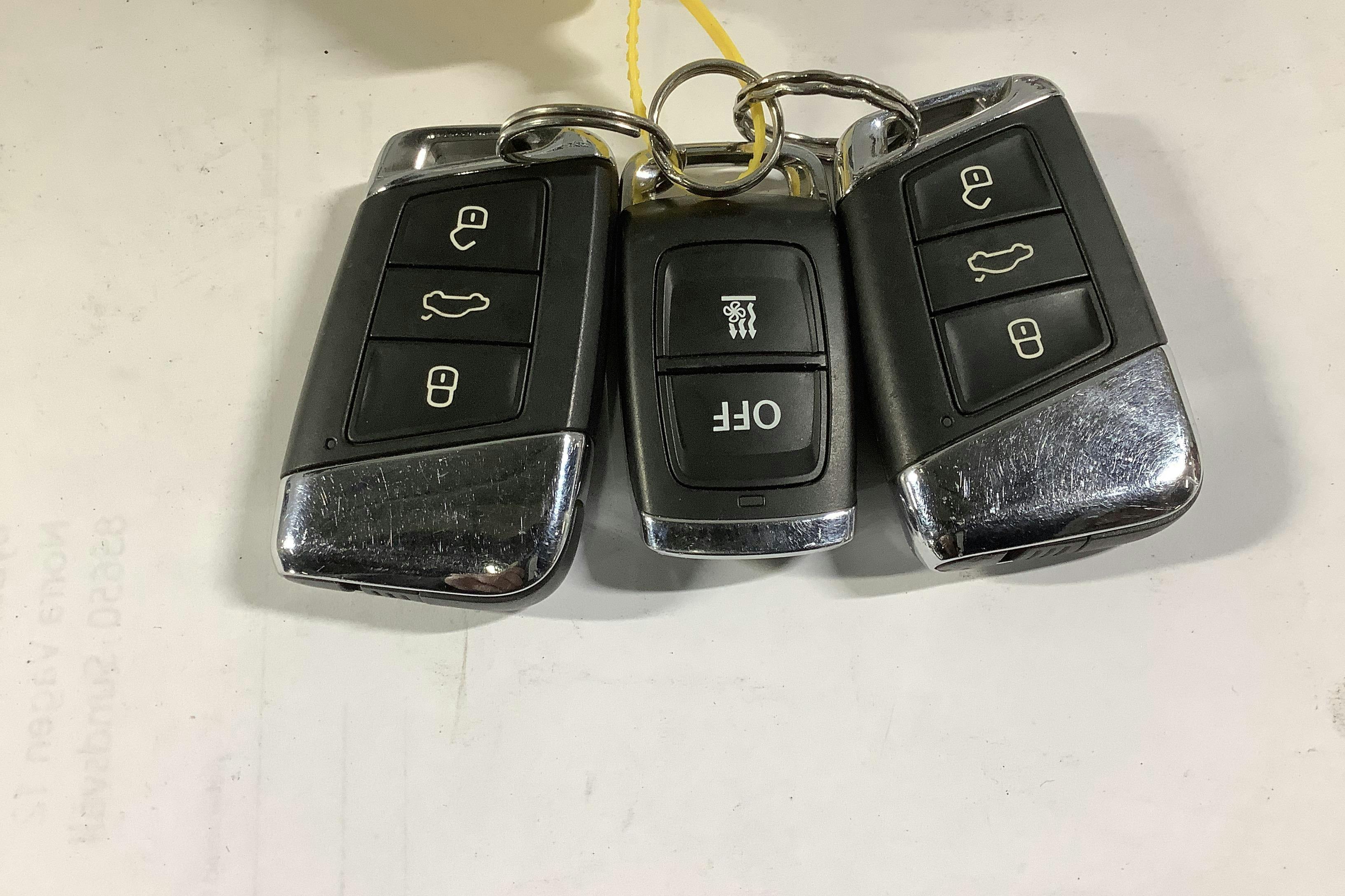 Esittelykuva 16 osoitteesta 16: VW Passat Alltrack 2.0 TDI Sportscombi 4Motion (200hk) - 75 770 km - Automaattinen - Dark Grey - 2021