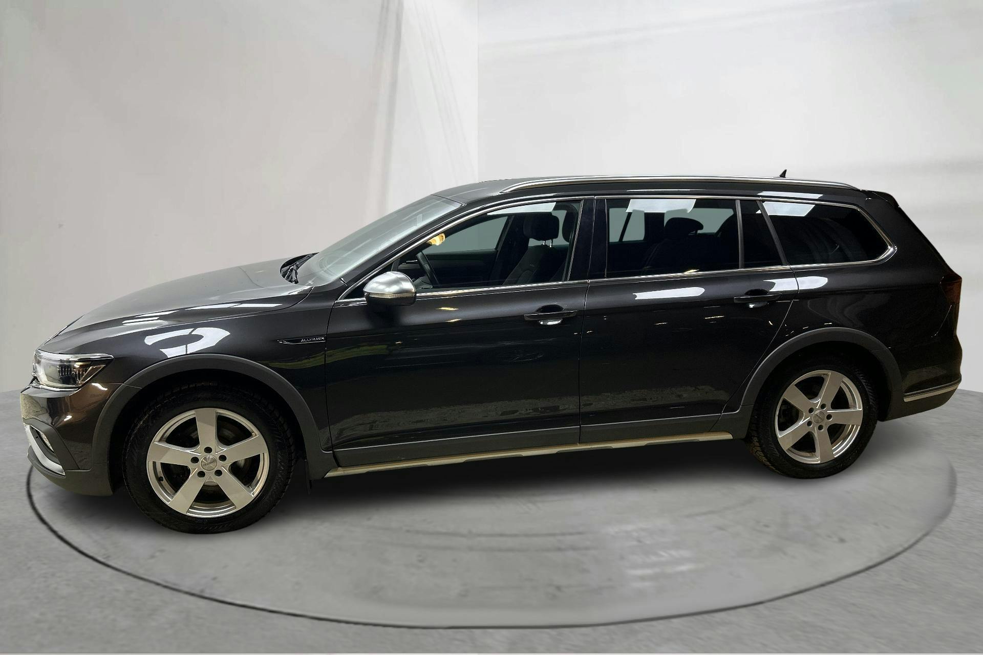 Esittelykuva 2 osoitteesta 16: VW Passat Alltrack 2.0 TDI Sportscombi 4Motion (200hk) - 75 770 km - Automaattinen - Dark Grey - 2021