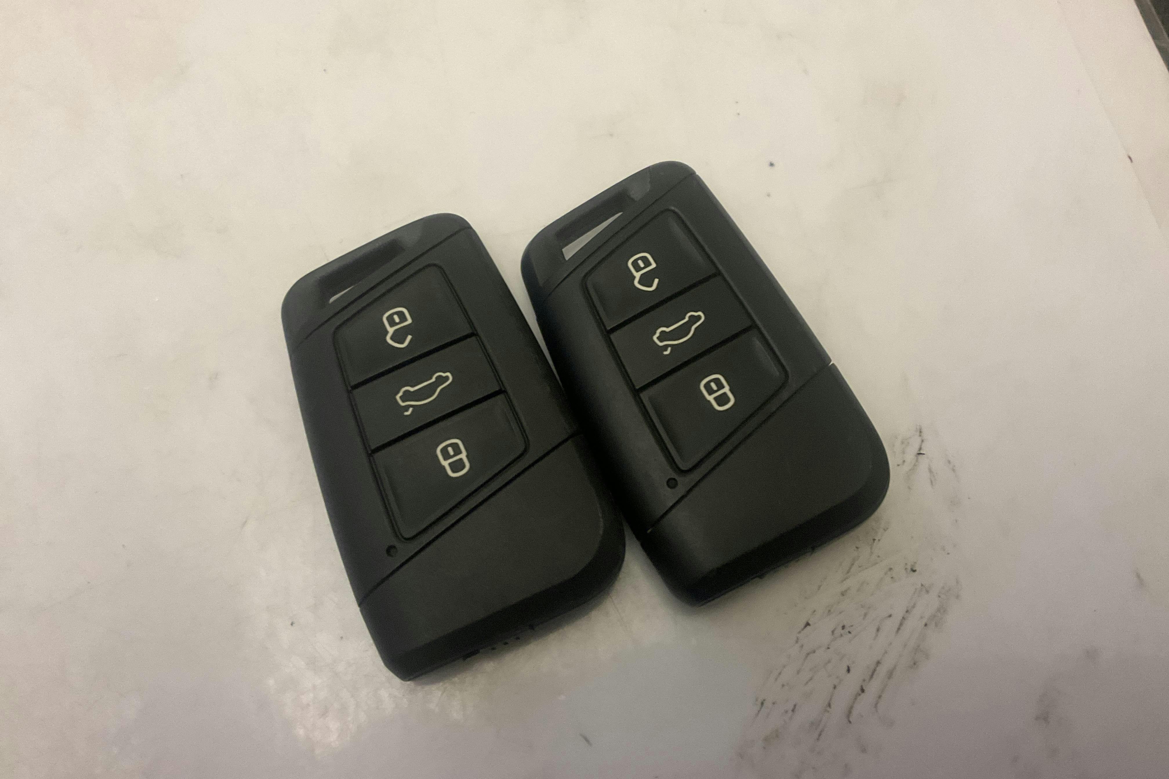 Presentationsfoto 14 av 14: VW Passat 2.0 TDI Sportscombi (150hk) - 2 249 mil - Automat - röd - 2022