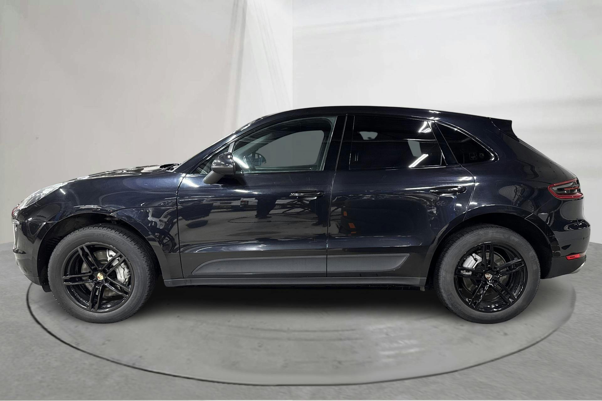 Presentationsfoto 2 av 16: Porsche Macan 3.0 S (340hk) - 19 165 mil - Automat - svart - 2015