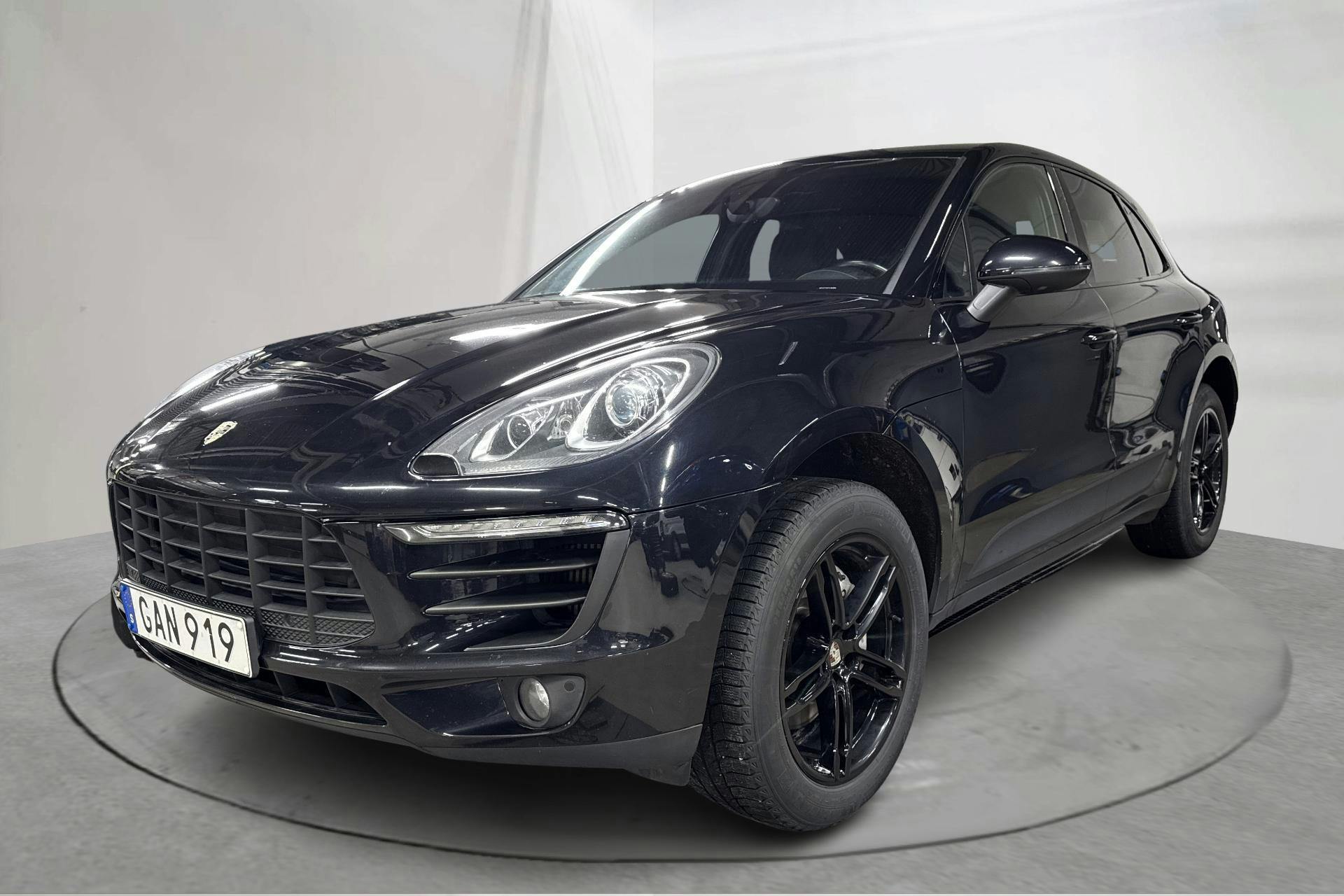 Presentationsfoto 1 av 16: Porsche Macan 3.0 S (340hk) - 19 165 mil - Automat - svart - 2015