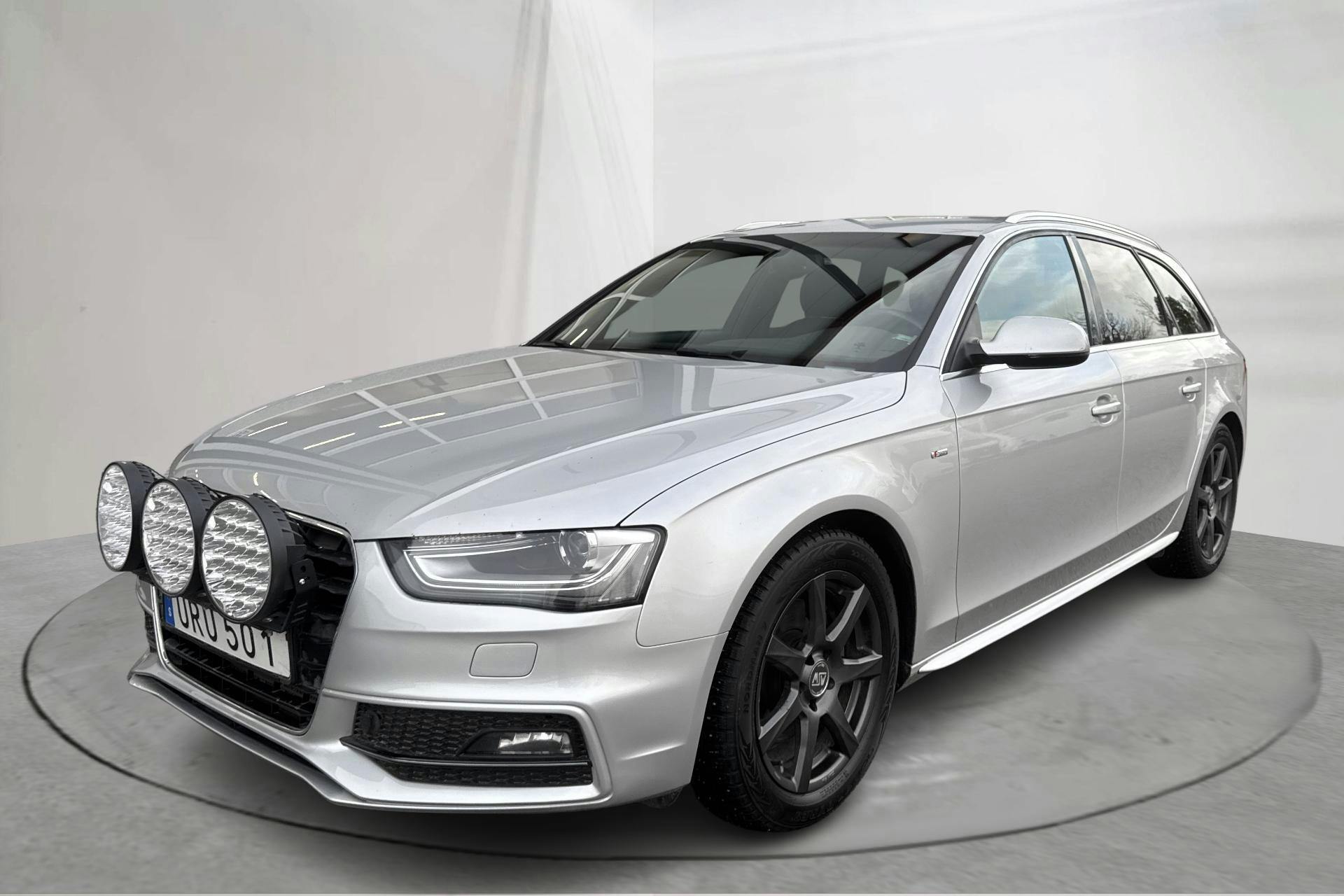 Presentationsfoto 1 av 14: Audi A4 2.0 TDI Avant quattro (177hk) - 17 574 mil - Automat - silver - 2014