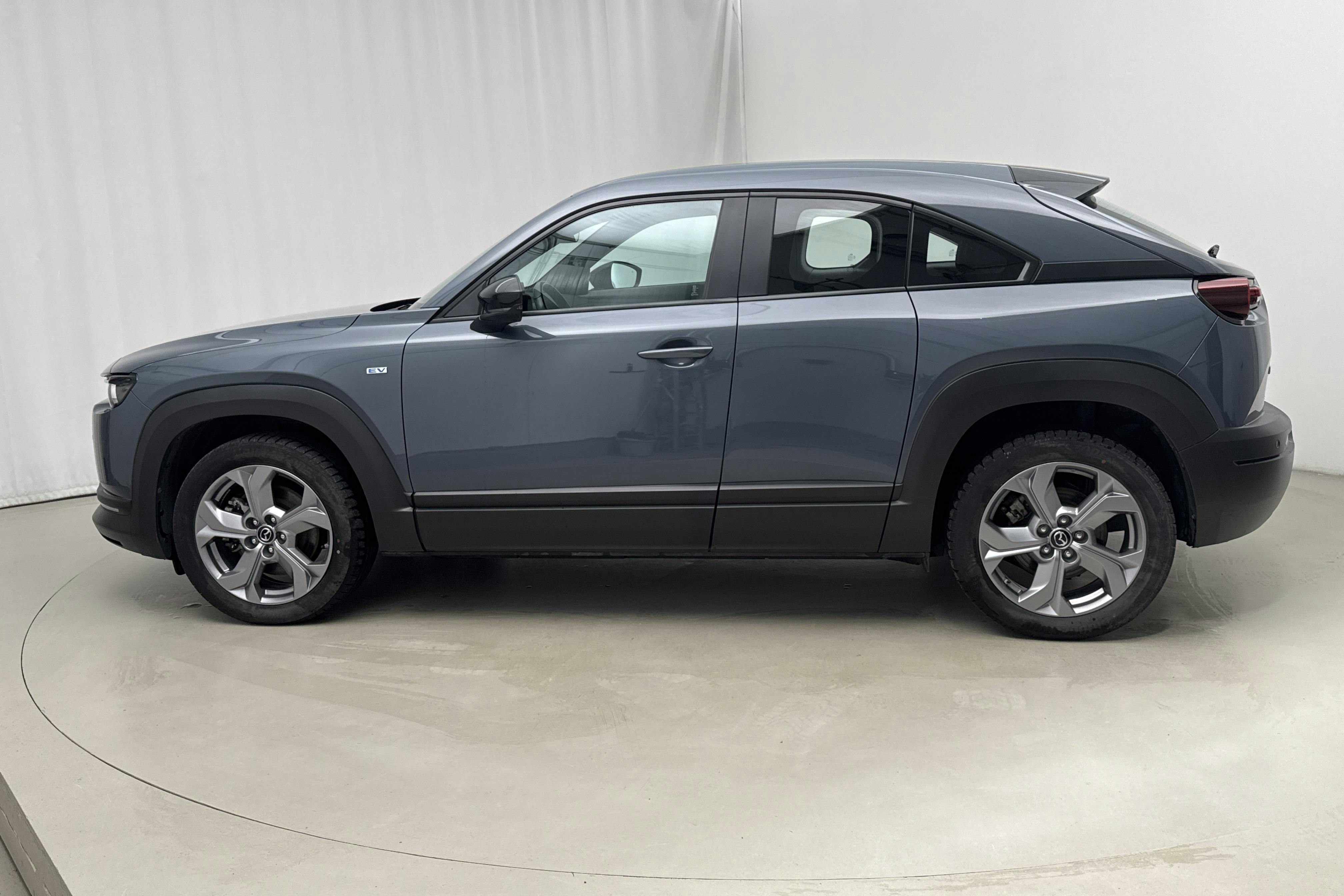 Presentationsfoto 2 av 19: Mazda MX-30 e-Skyactiv (145hk) - 5 469 mil - Automat - grå - 2022
