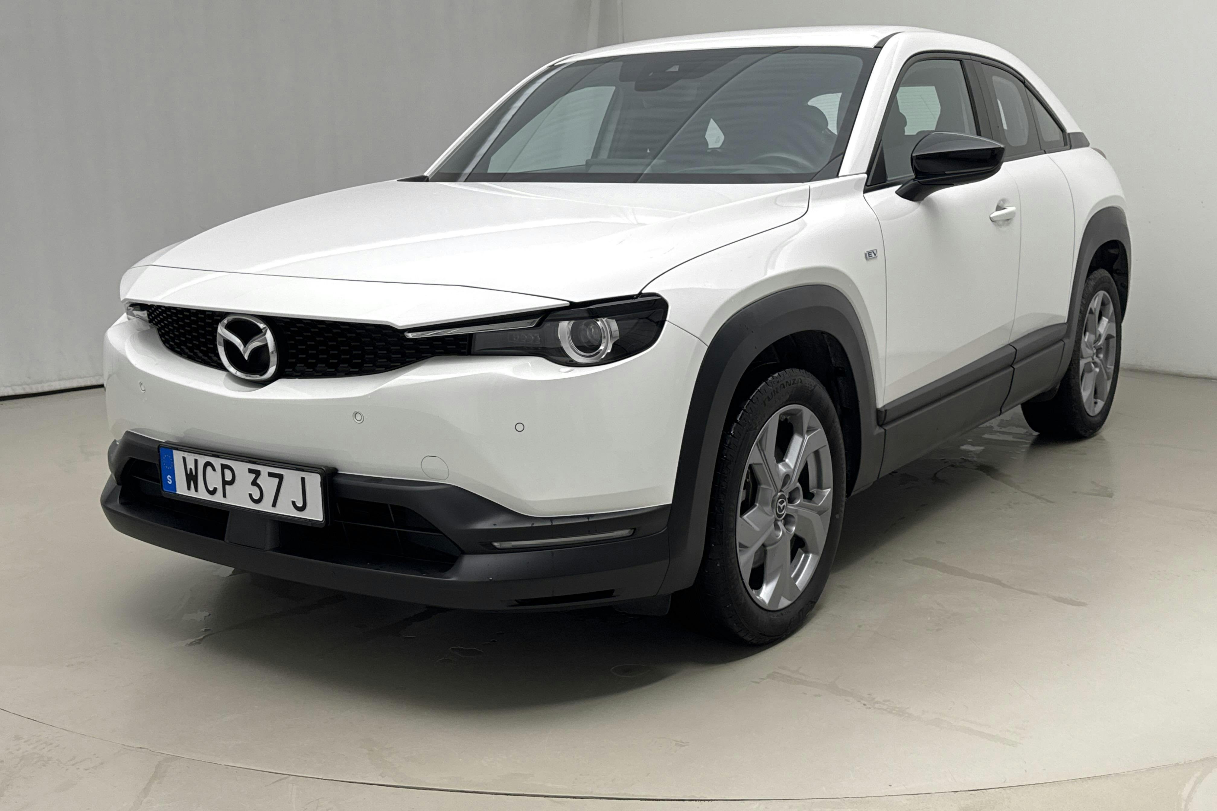 Presentationsfoto 1 av 17: Mazda MX-30 e-Skyactiv (145hk) - 3 911 mil - Automat - vit - 2022