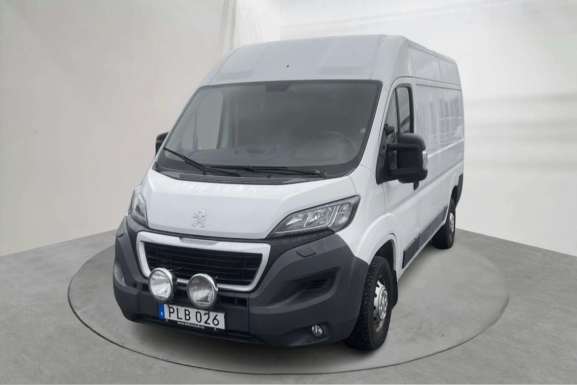 Presentationsfoto 1 av 15: Peugeot Boxer 335 2.0 BlueHDi Skåp (130hk) - 17 094 mil - Manuell - vit - 2017
