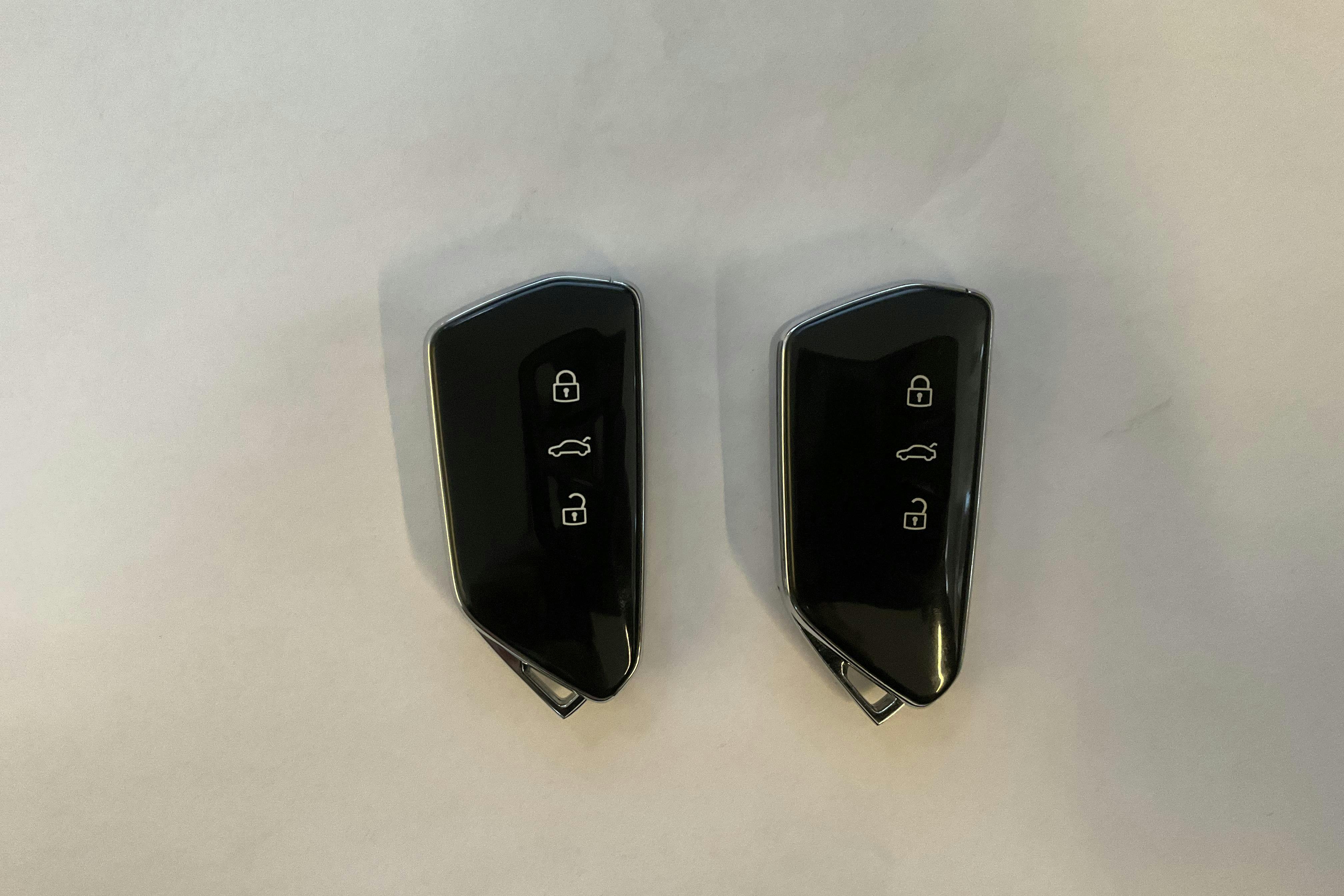 Presentation photo 16 of 16: VW Golf VIII 1.0 TSI 5dr (110hk) - 34 320 km - Manual - Dark Grey - 2023