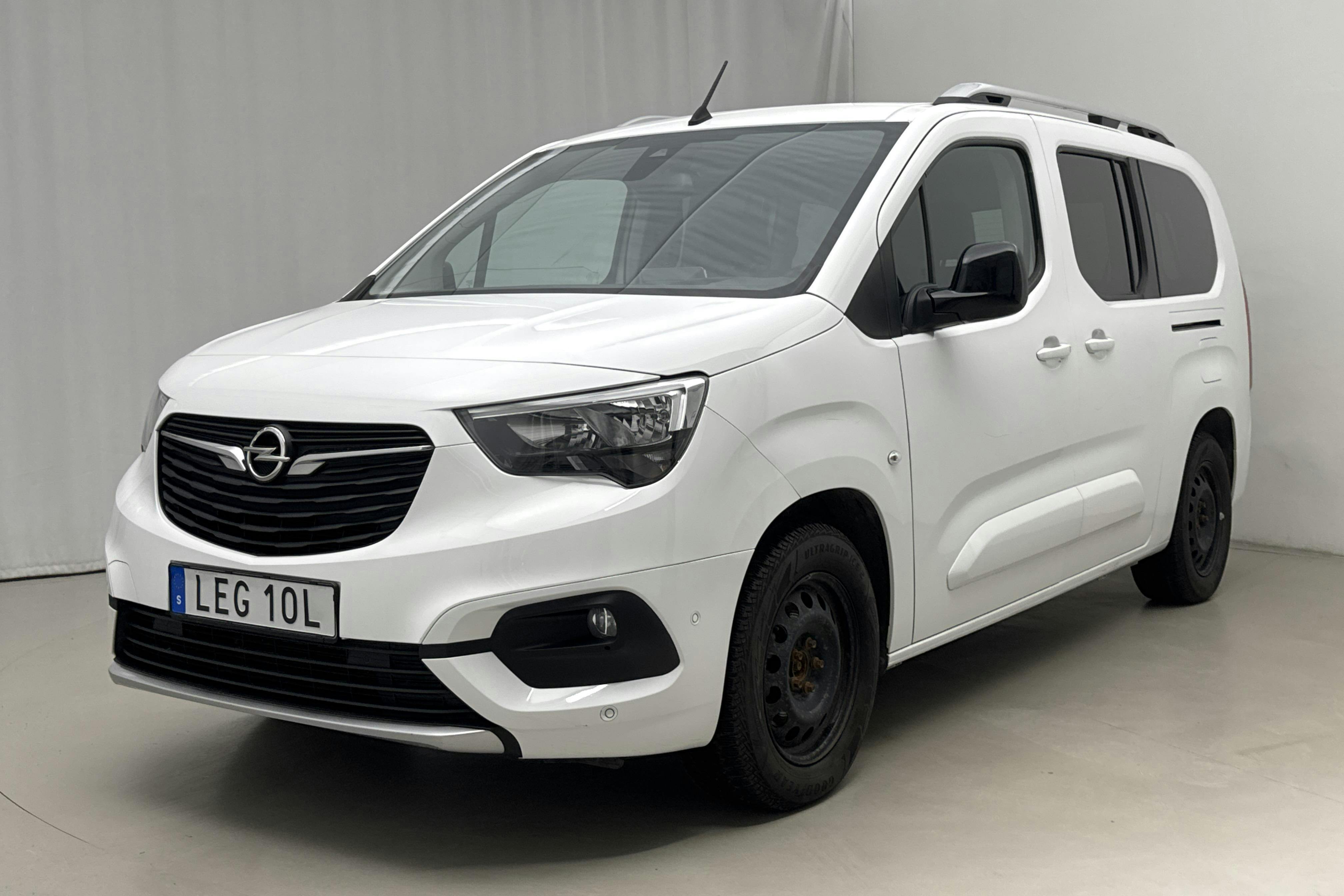 Presentationsfoto 1 av 22: Opel Combo-e Life 50kWh (136hk) - 5 897 mil - Automat - vit - 2021