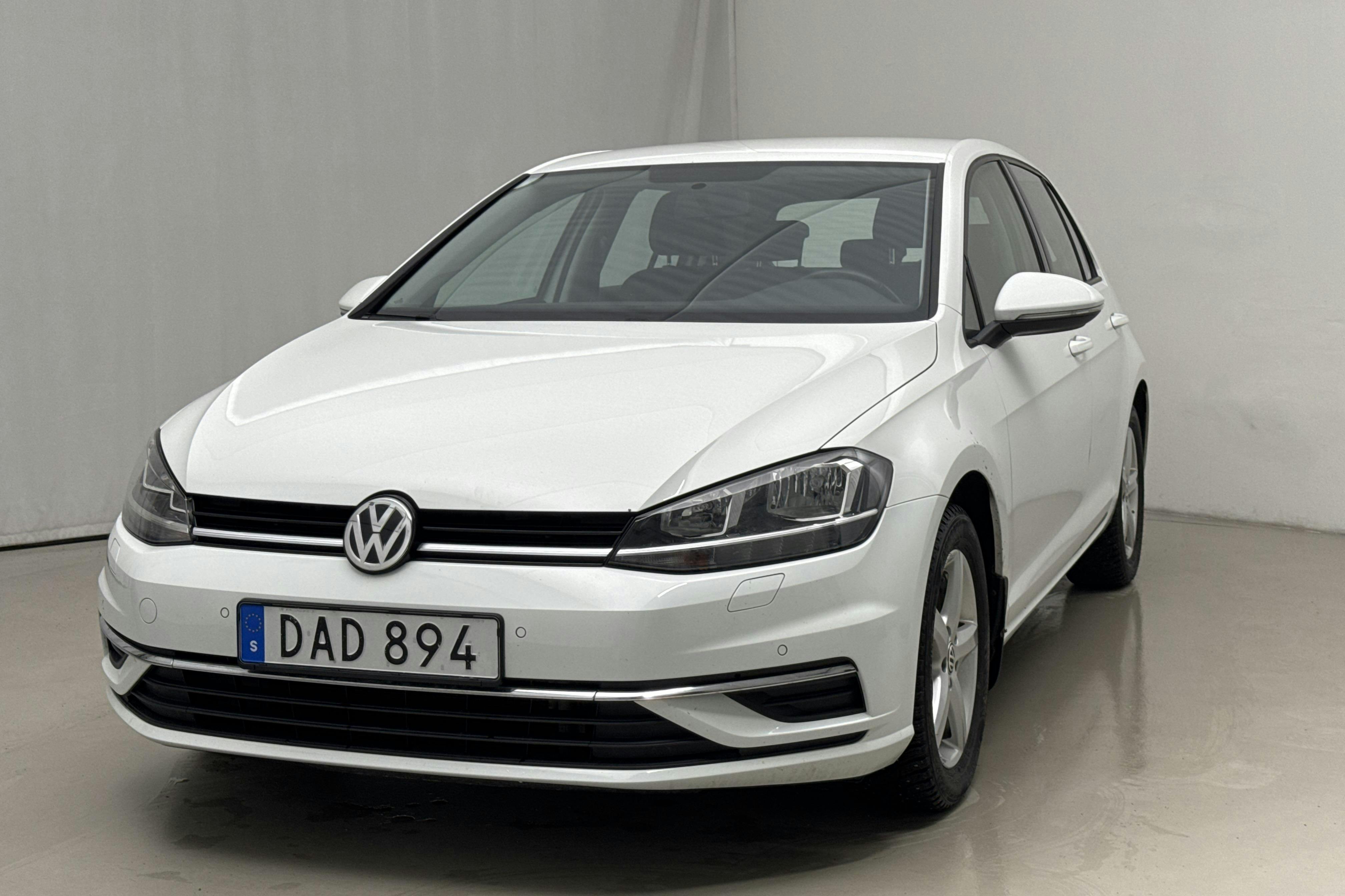 Presentationsfoto 1 av 16: VW Golf VII 2.0 TDI 5dr 4MOTION (150hk) - 6 397 mil - Manuell - vit - 2018