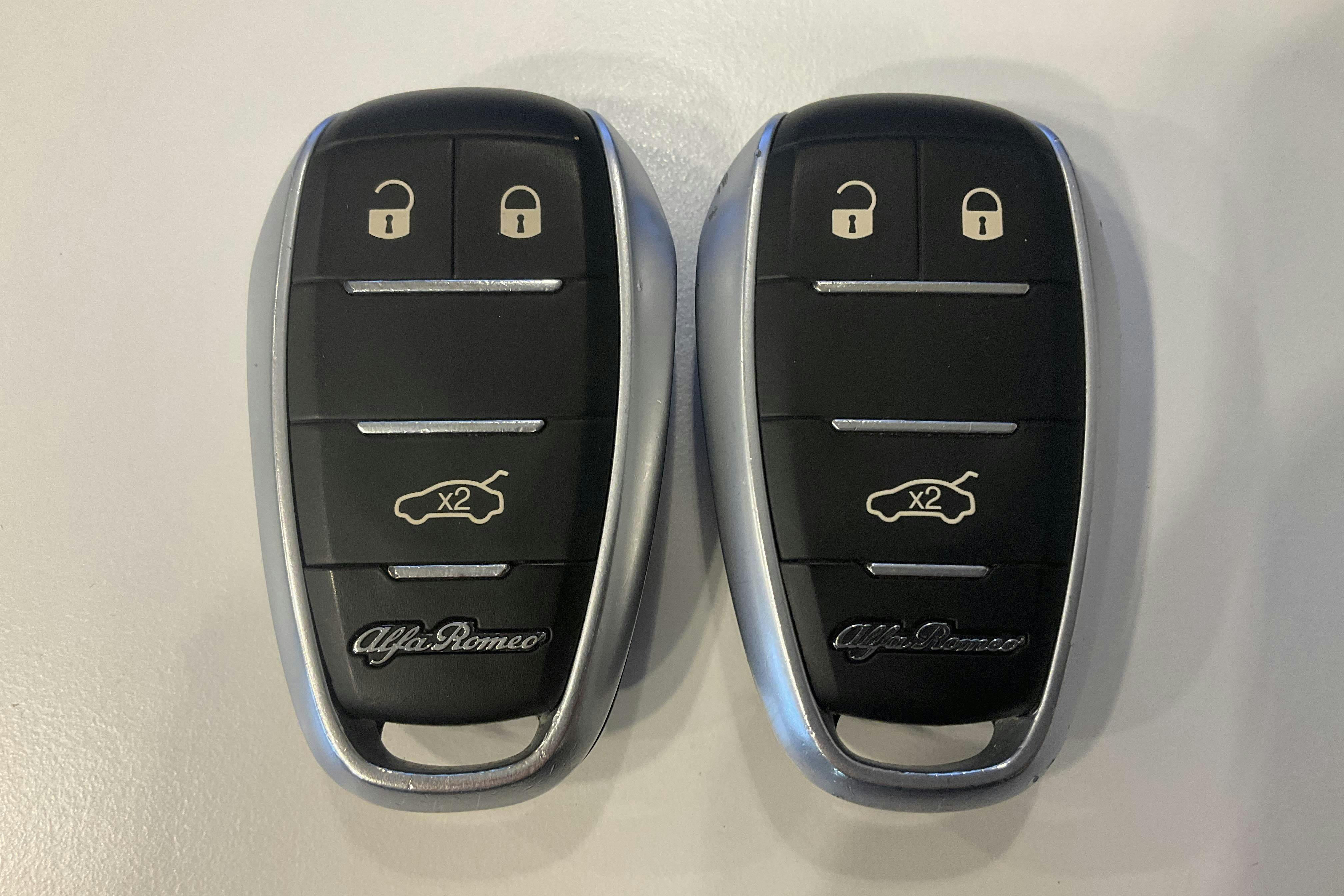 Presentationsfoto 19 av 19: Alfa Romeo Stelvio 2.0 AWD (280hk) - 14 156 mil - Automat - blå - 2019