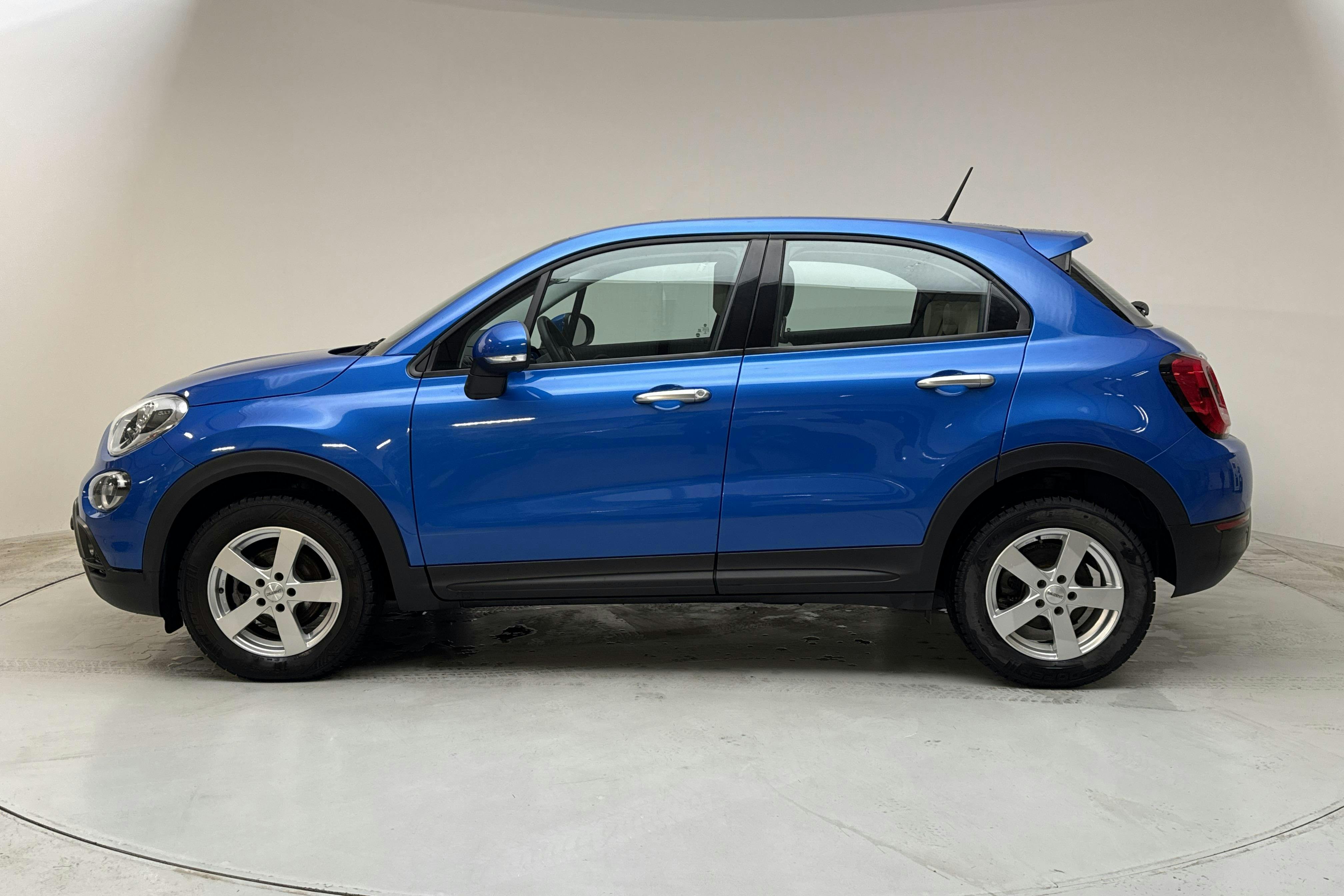 Presentationsfoto 2 av 13: Fiat 500X 1.0T (120hk) - 4 673 mil - Manuell - blå - 2019