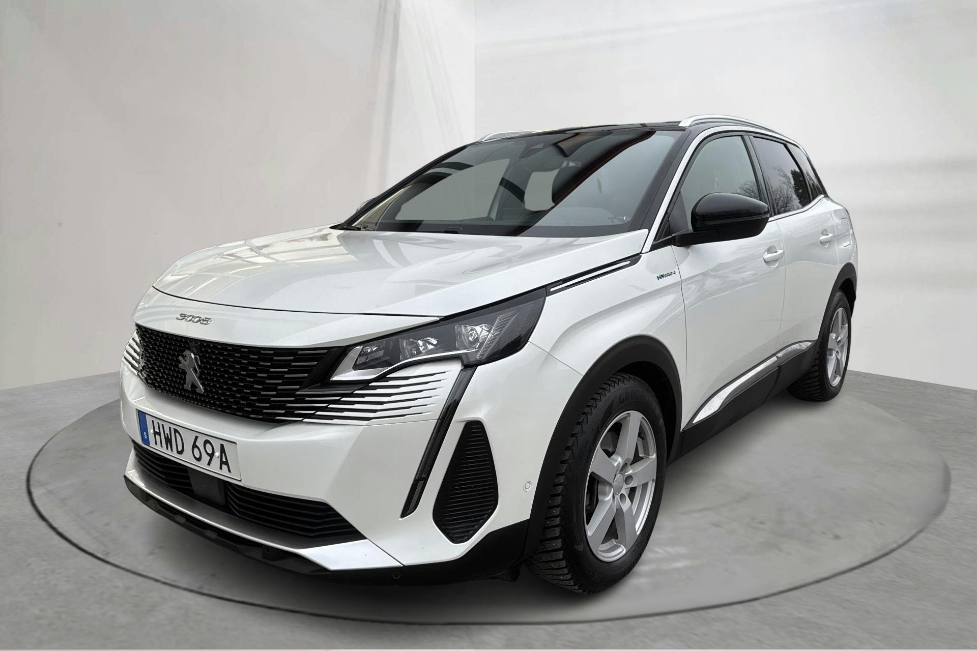 Presentation photo 1 of 18: Peugeot 3008 1.6 Plug-in Hybrid 4 (300hk) - 78 930 km - Automatic - white - 2021