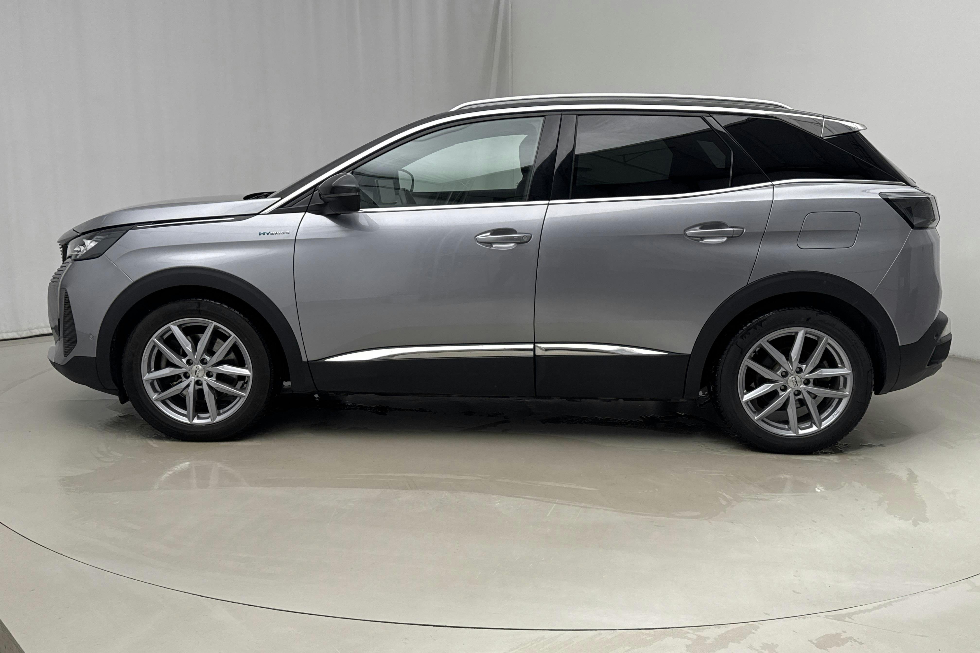 Presentation photo 2 of 19: Peugeot 3008 1.6 Plug-in Hybrid 4 (300hk) - 77 730 km - Automatic - gray - 2021