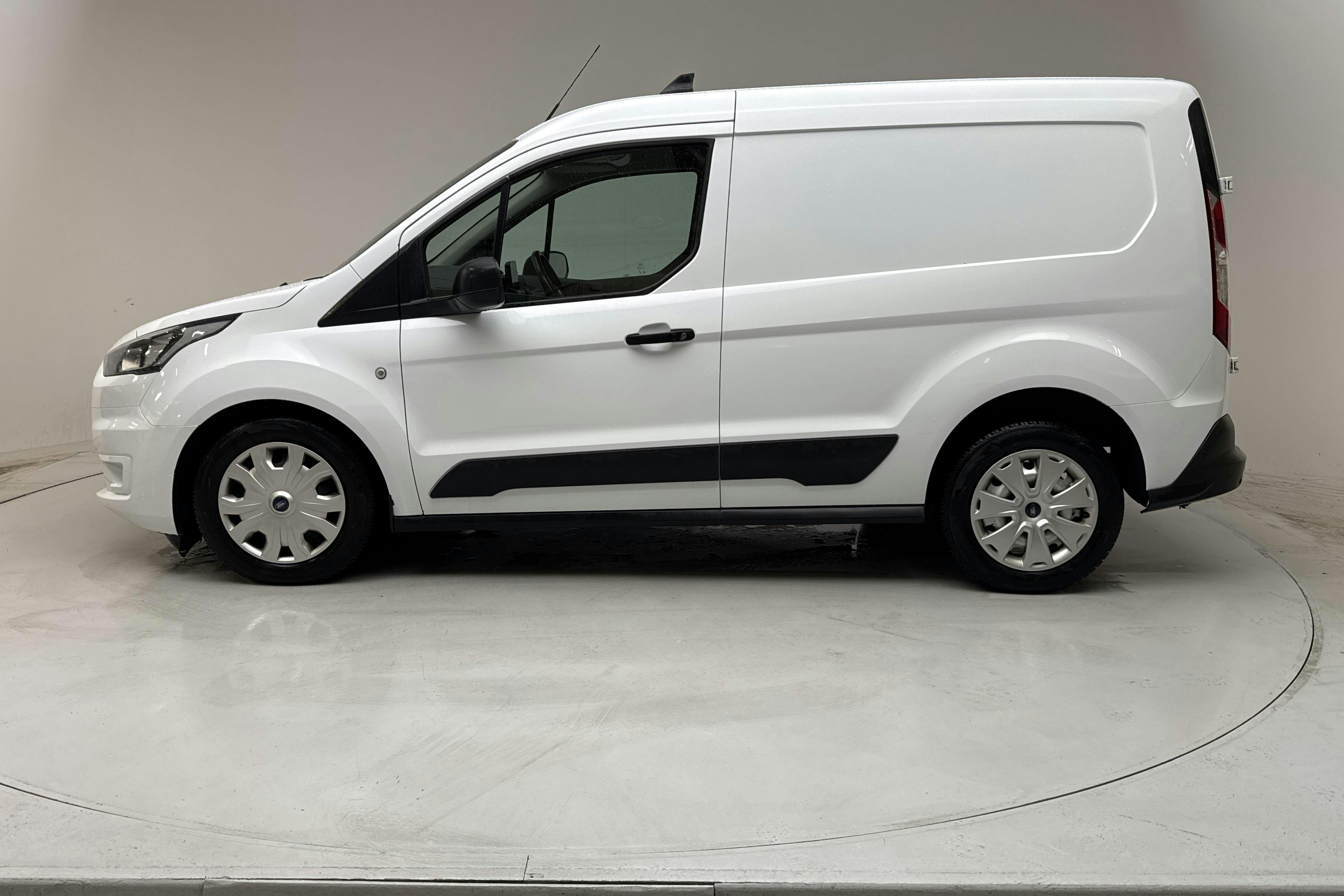 Presentation photo 2 of 14: Ford Transit Connect 1.5 EcoBlue (100hk) - 206 250 km - Automatic - white - 2021