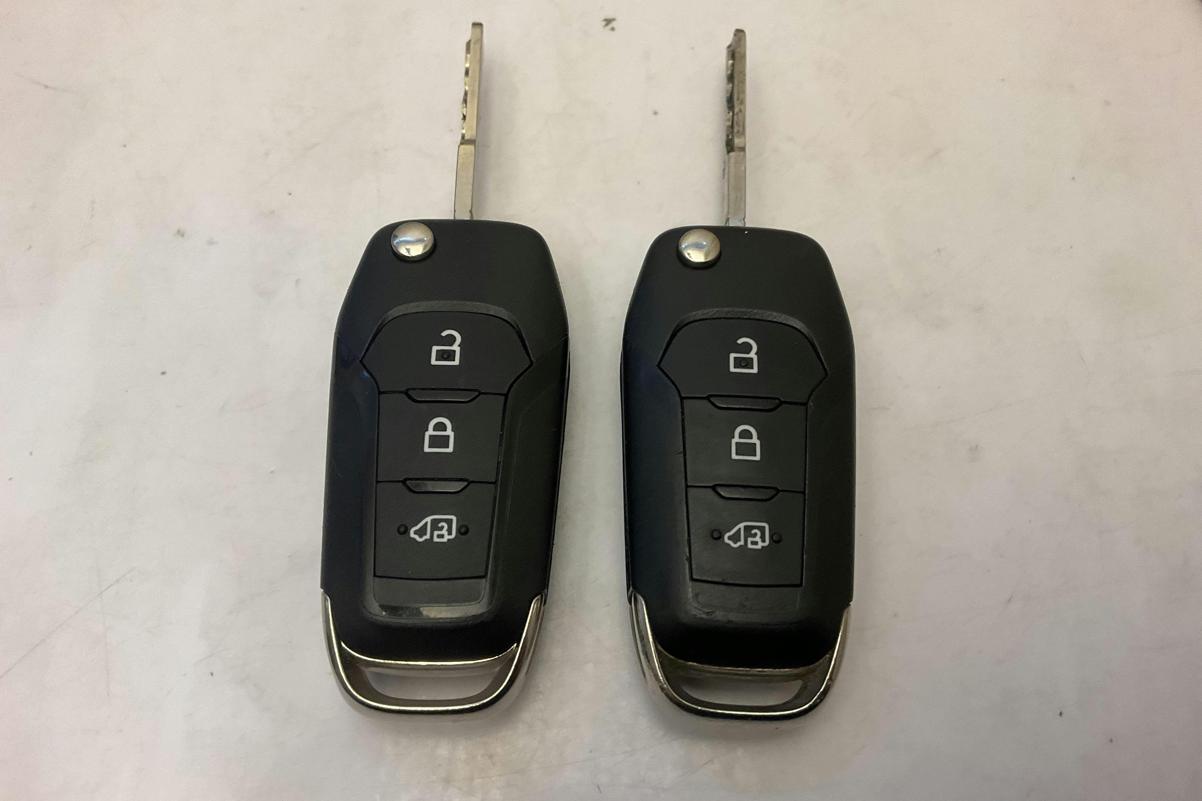 Presentation photo 14 of 14: Ford Transit Connect 1.5 EcoBlue (100hk) - 206 250 km - Automatic - white - 2021