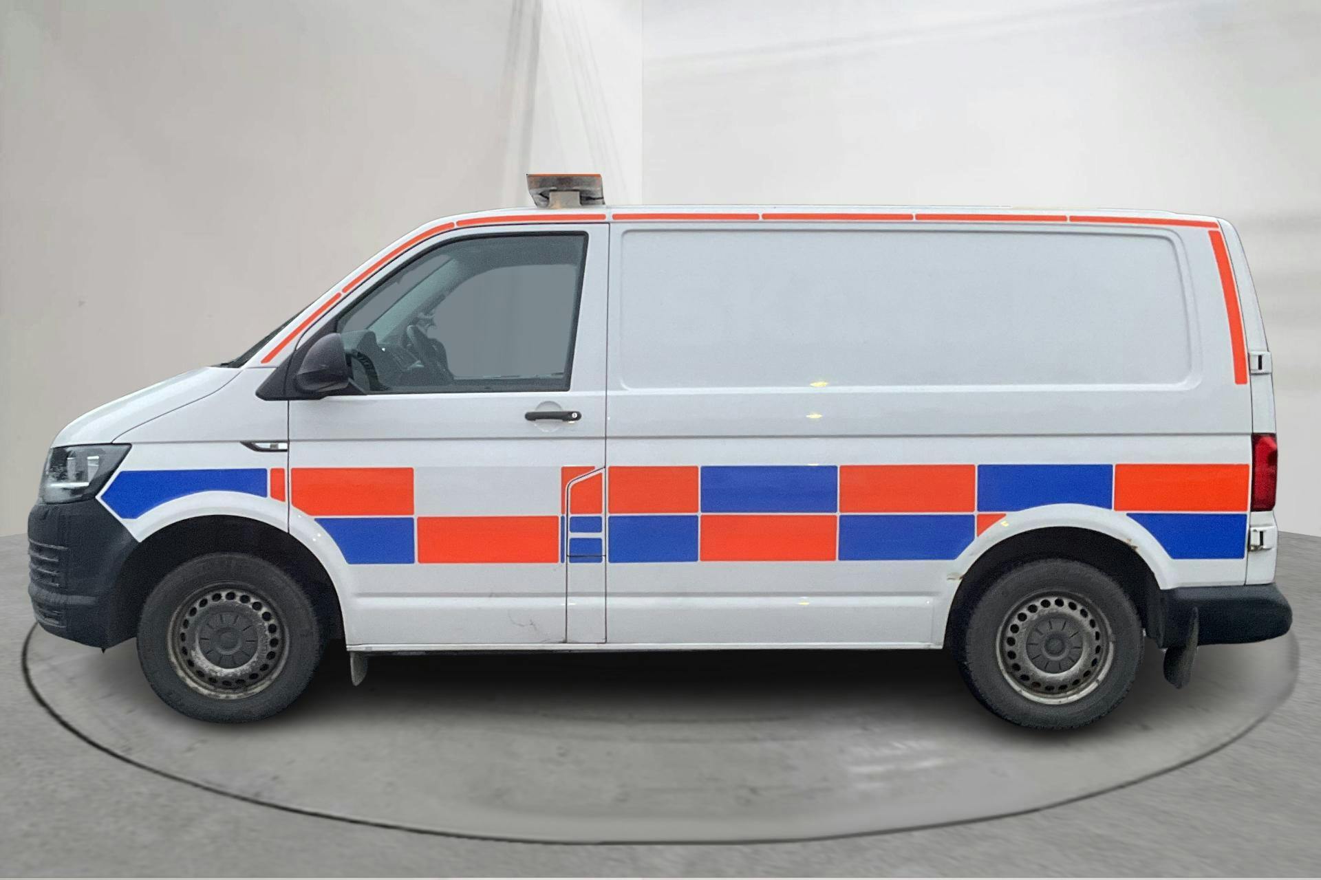 Zdjęcie prezentacyjne 2 z 14: VW Transporter T6 2.0 TDI BMT Skåp 4MOTION (150hk) - 155 110 km - Automatyczna - biały - 2018