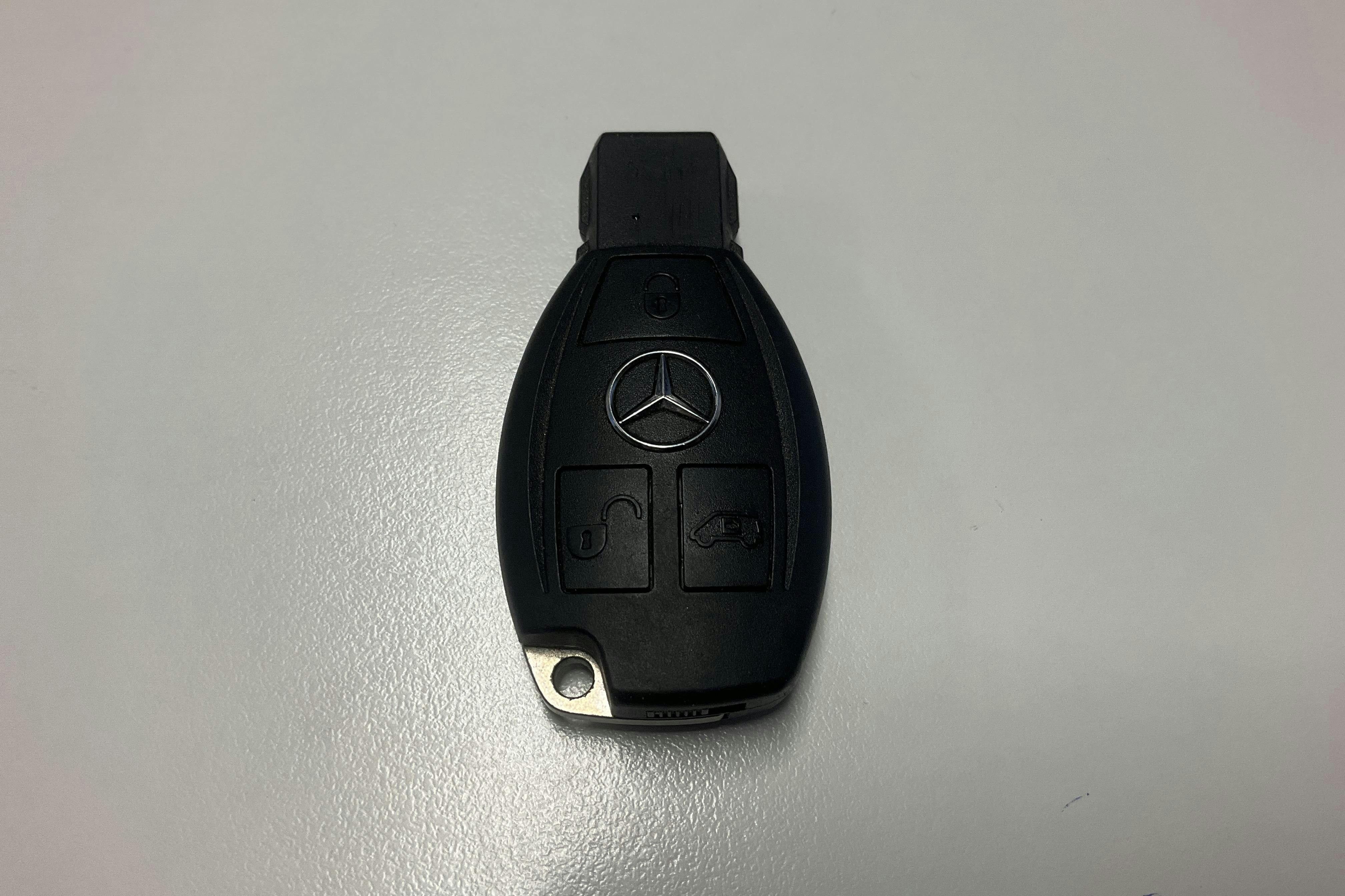 Presentationsfoto 13 av 13: Mercedes Sprinter 319 CDI 4x4 (190hk) - 26 649 mil - Automat - vit - 2015