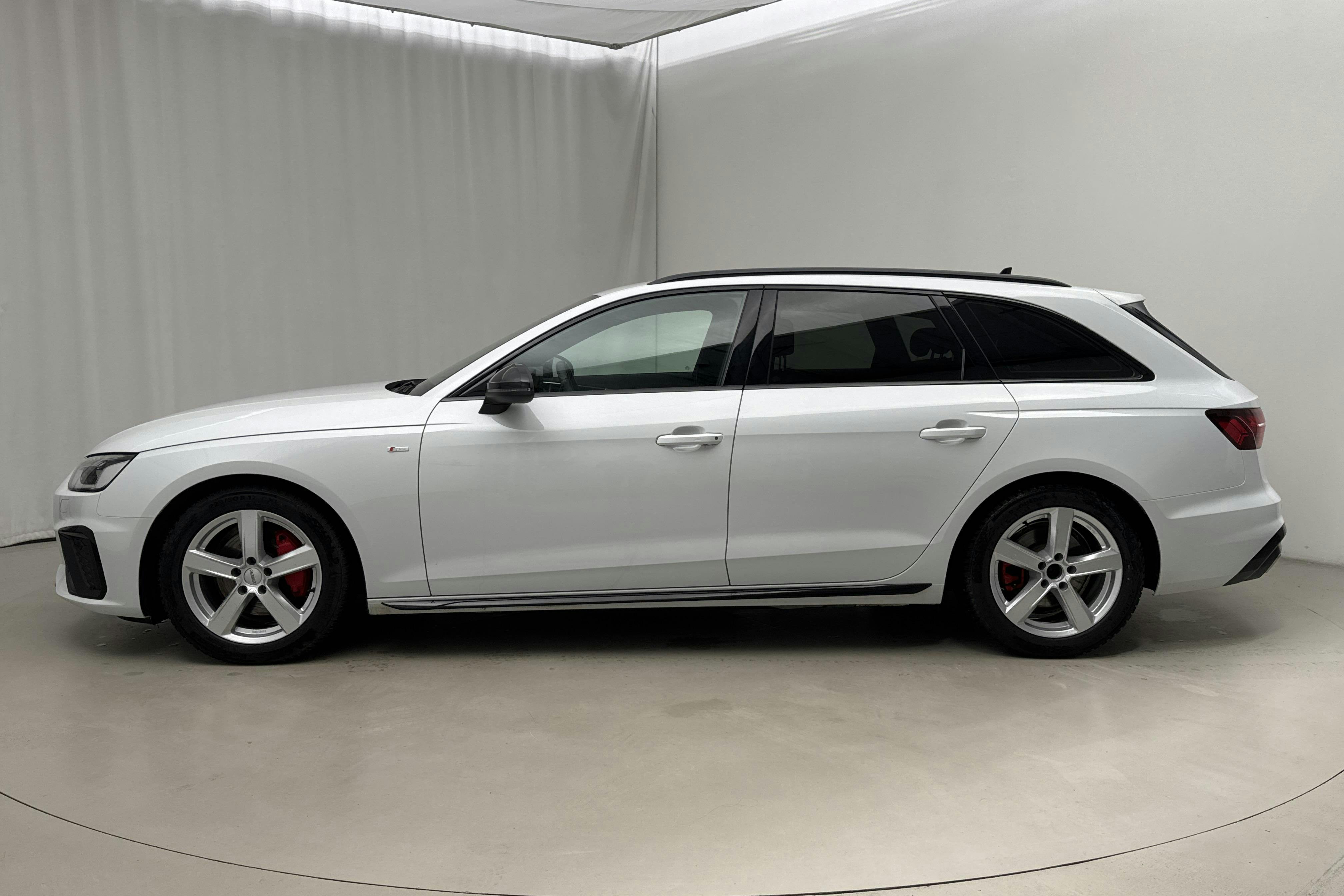 Presentation photo 2 of 17: Audi A4 Avant 40 TDI quattro (204hk) - 46 190 km - Automatic - white - 2023