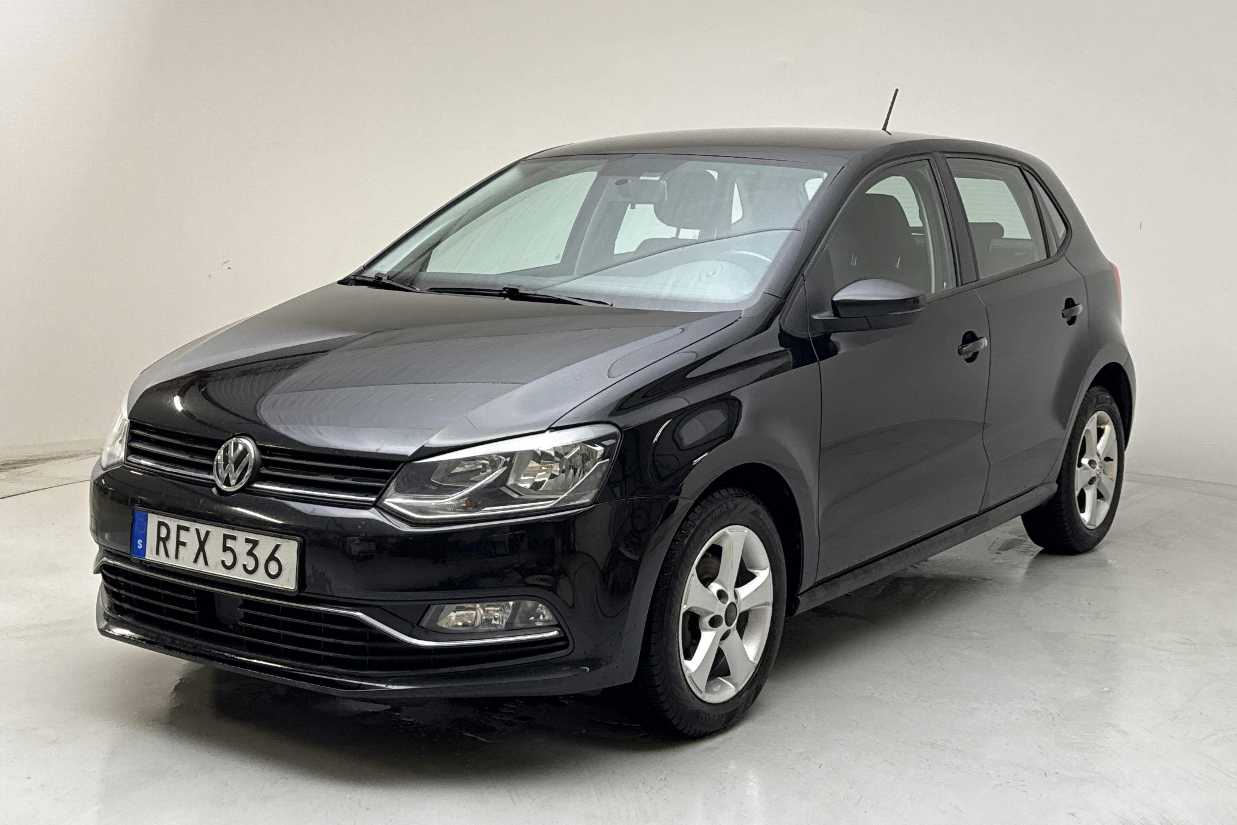 Presentation photo 1 of 13: VW Polo 1.2 TSI 5dr (90hk) - 123 640 km - Manual - black - 2017