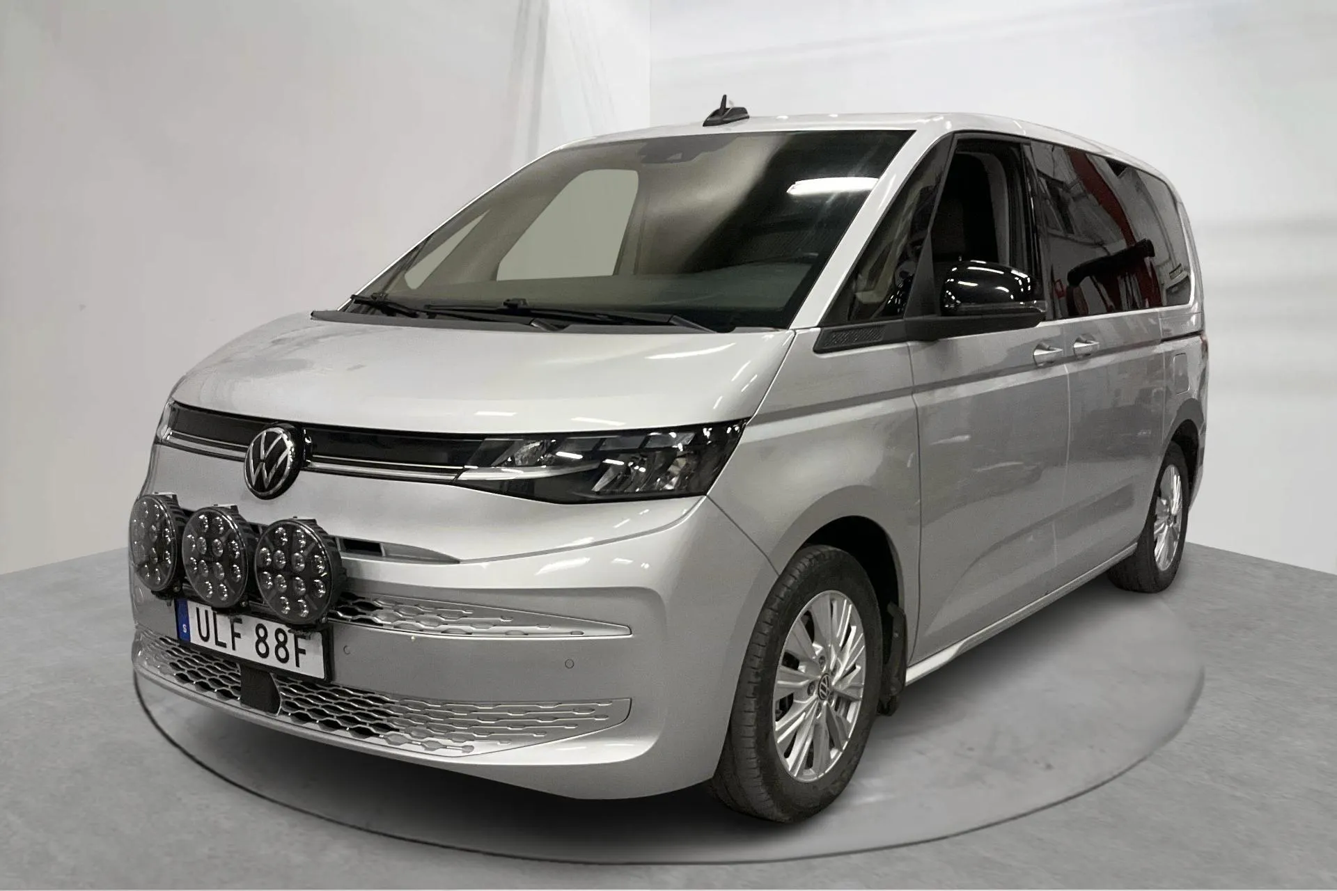 Presentation photo 1 of 22: VW Multivan T7 1.4 eHybrid (150hk) - 110 190 km - Automatic - silver - 2022
