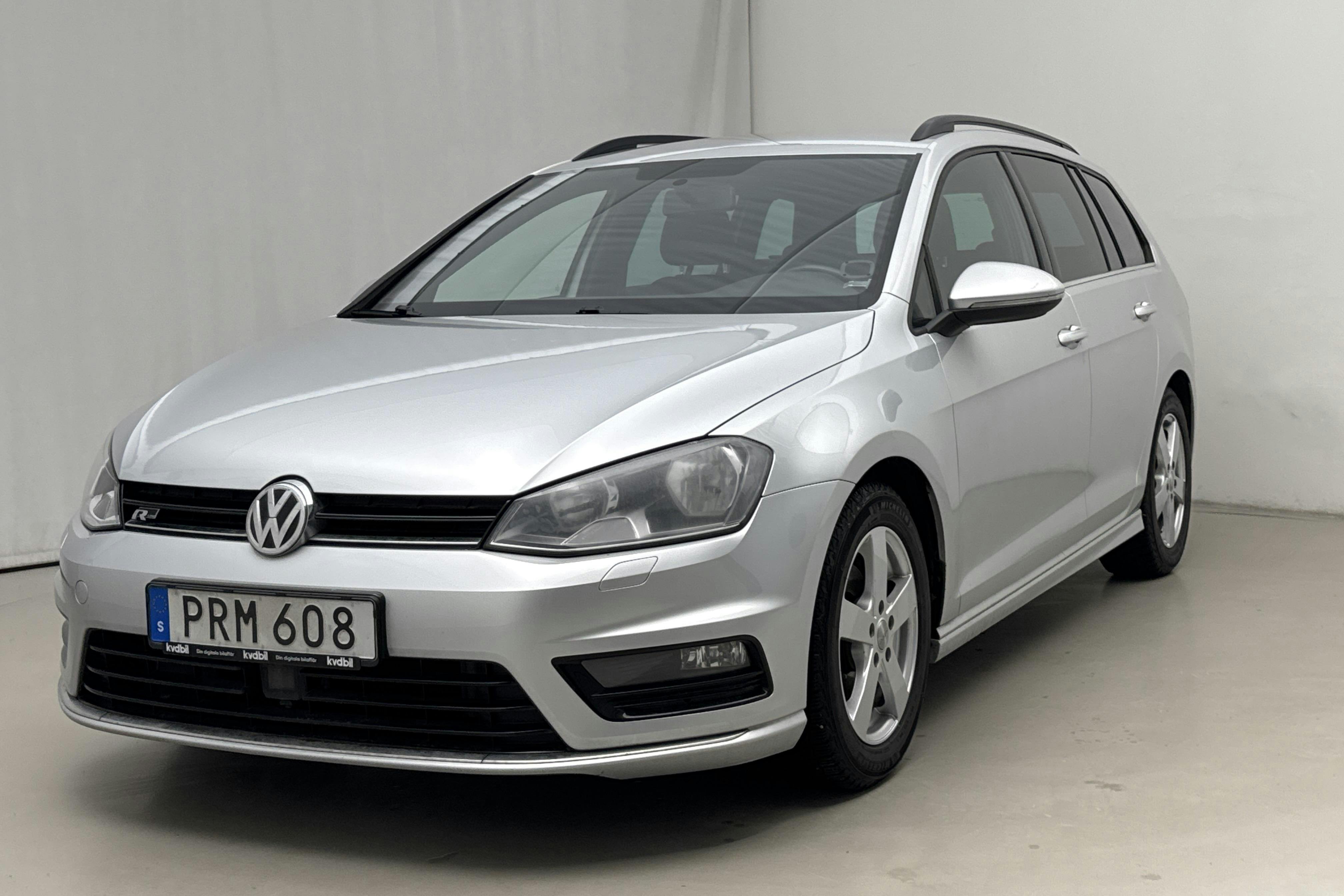 Presentationsfoto 1 av 16: VW Golf VII 1.4 TSI Sportscombi (140hk) - 11 431 mil - Manuell - silver - 2015