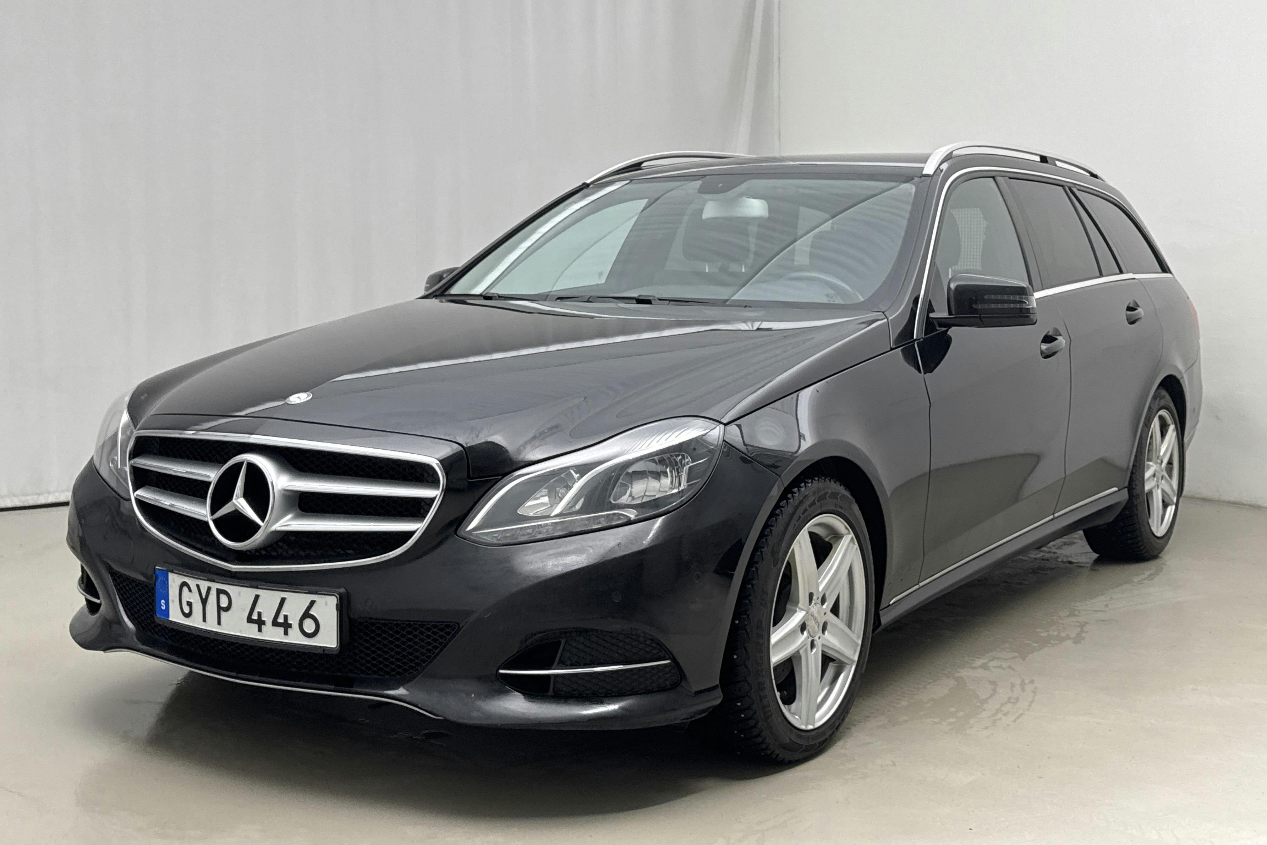 Presentation photo 1 of 20: MB MERCEDES-BENZ - 229 490 km - Automatic - black - 2015