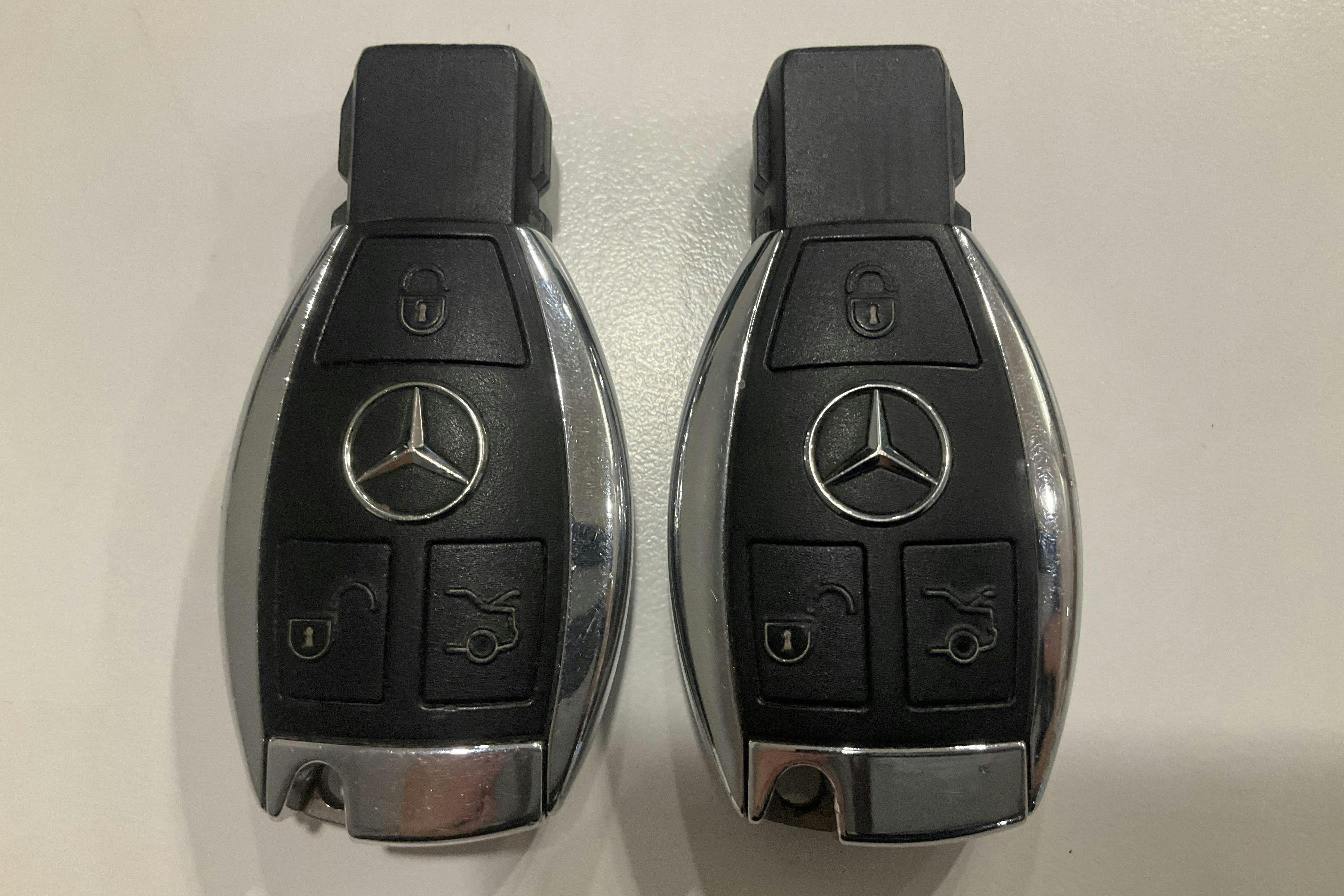 Presentation photo 20 of 20: MB MERCEDES-BENZ - 229 490 km - Automatic - black - 2015