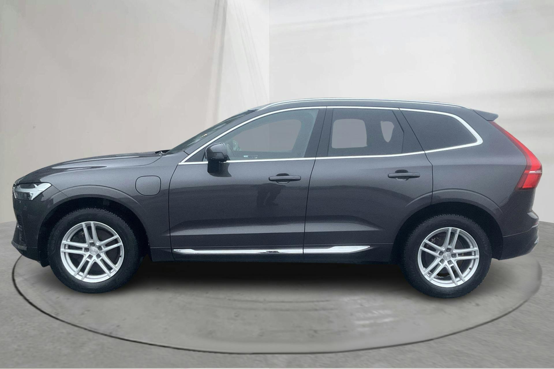 Presentationsfoto 2 av 19: Volvo XC60 T6 AWD Recharge (350hk) - 14 975 mil - Automat - grå - 2023